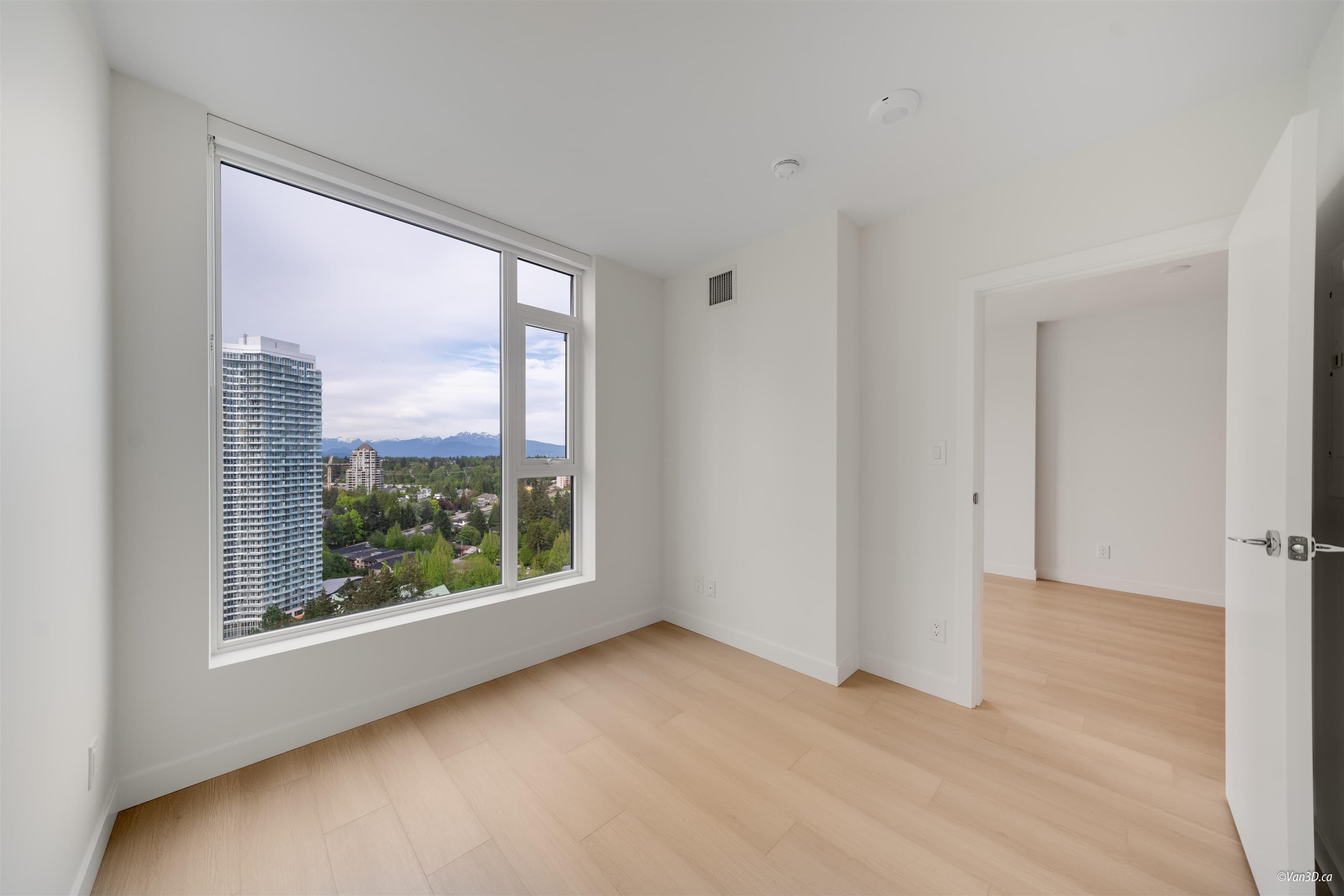 2505 - 13725 George Junction, Surrey, V3T 0V7 — photo 2