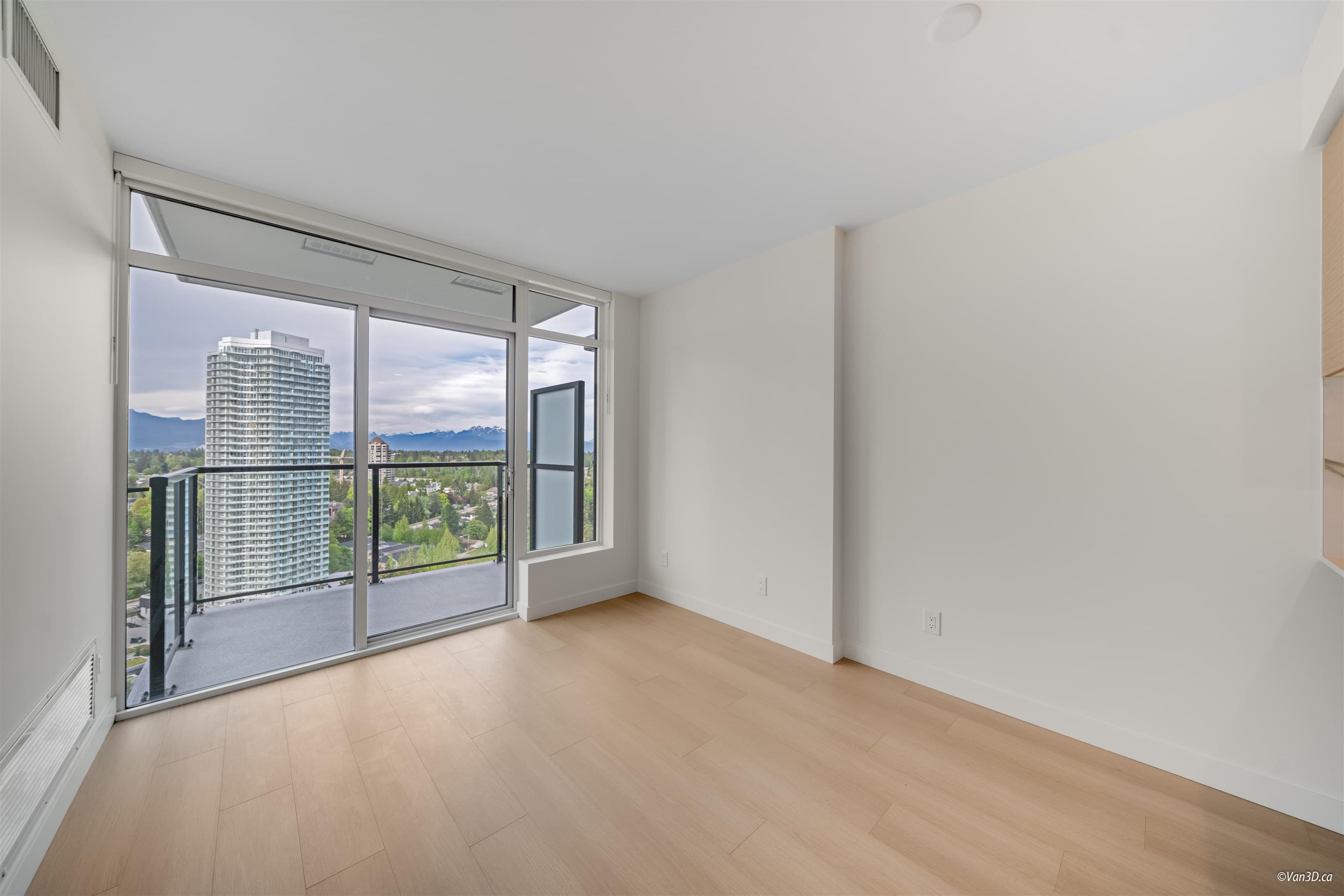 2505 - 13725 George Junction, Surrey, V3T 0V7 — photo 5