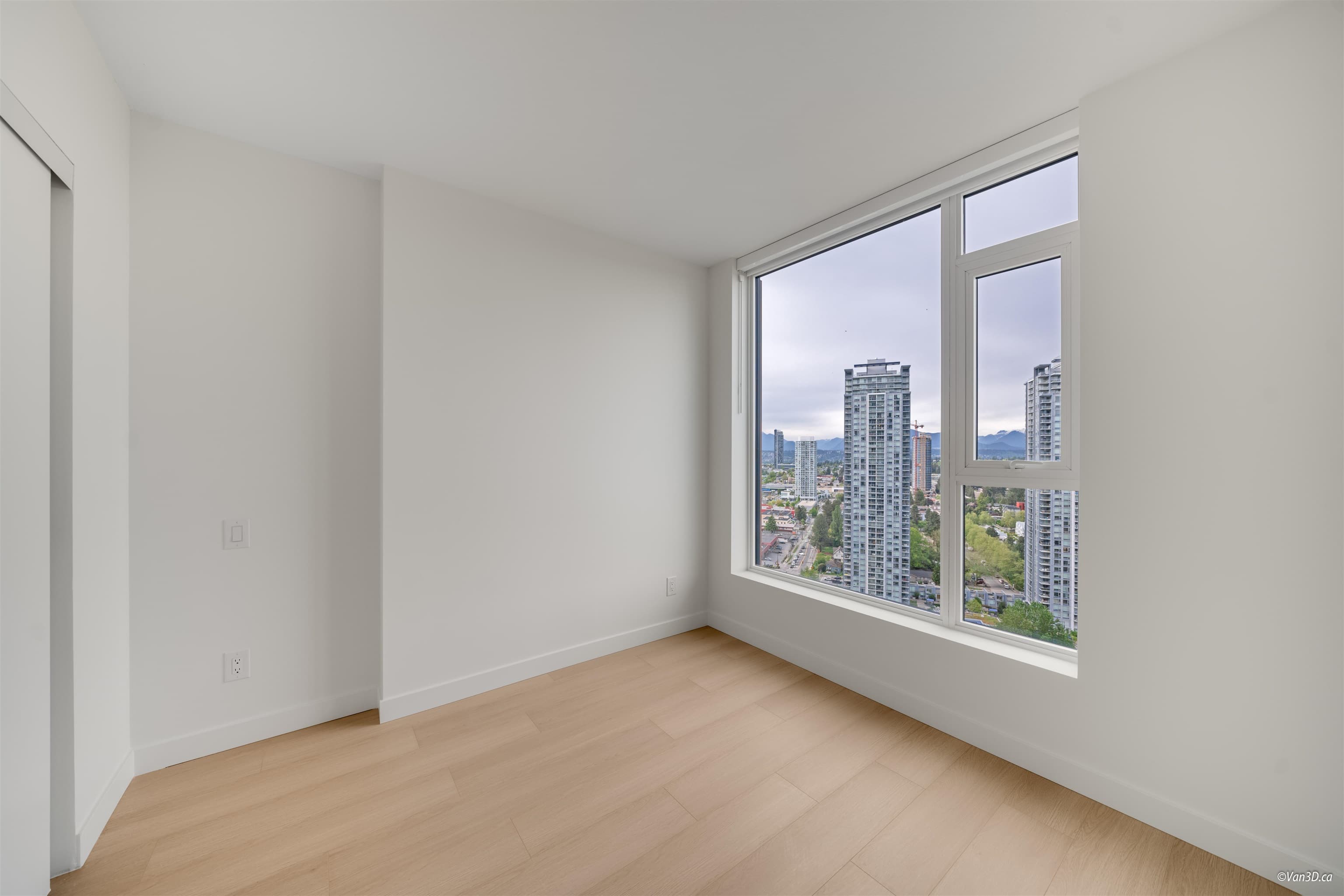 2505 - 13725 George Junction, Surrey, V3T 0V7 — photo 4