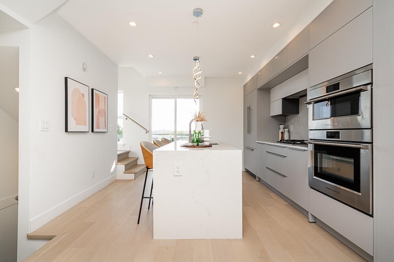 2 - 434 E 1st Street, North Vancouver, V7L 1B7 — photo 5