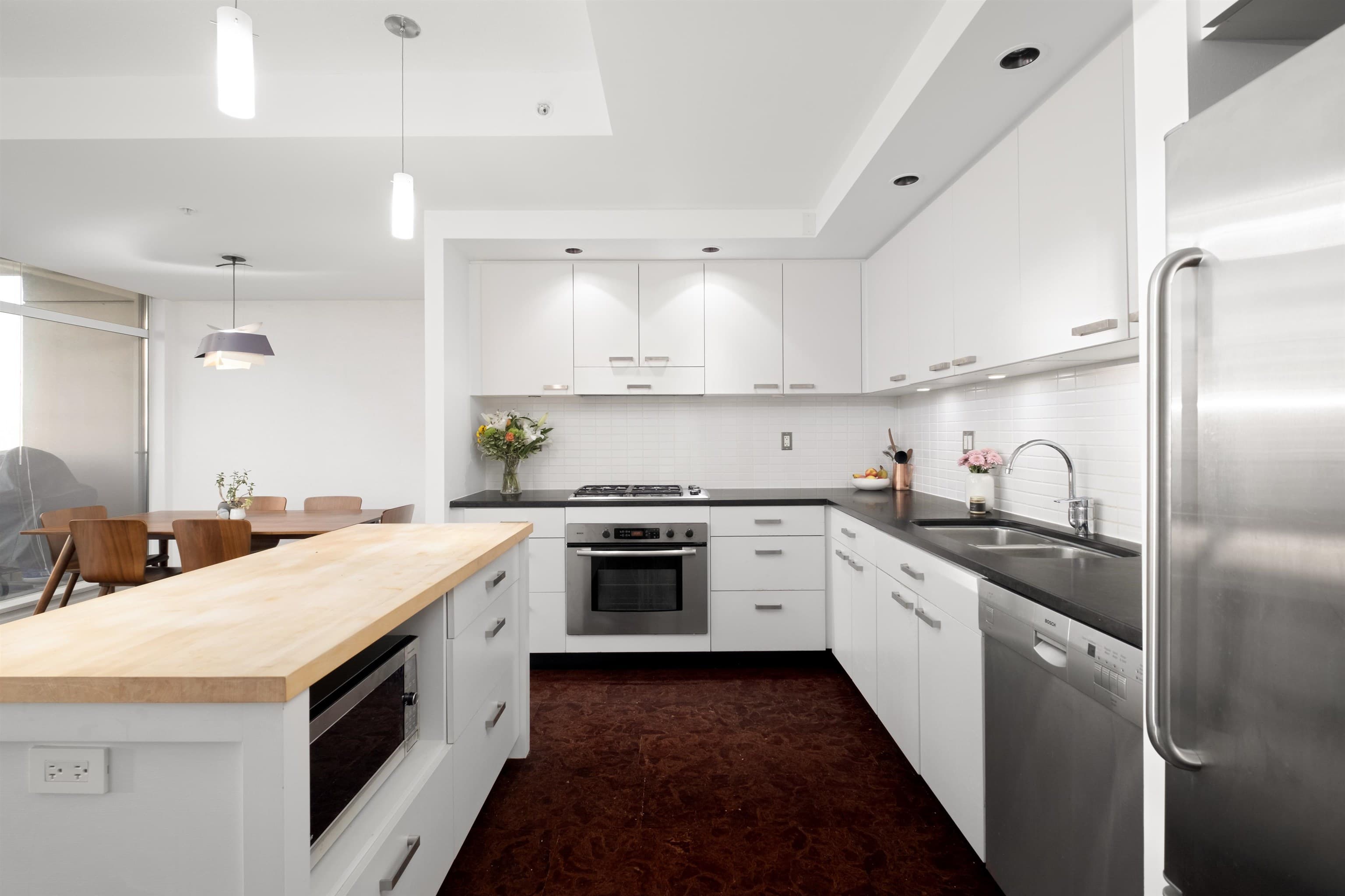 2204 - 1055 Homer Street, Vancouver, V6B 1G3 — photo 5