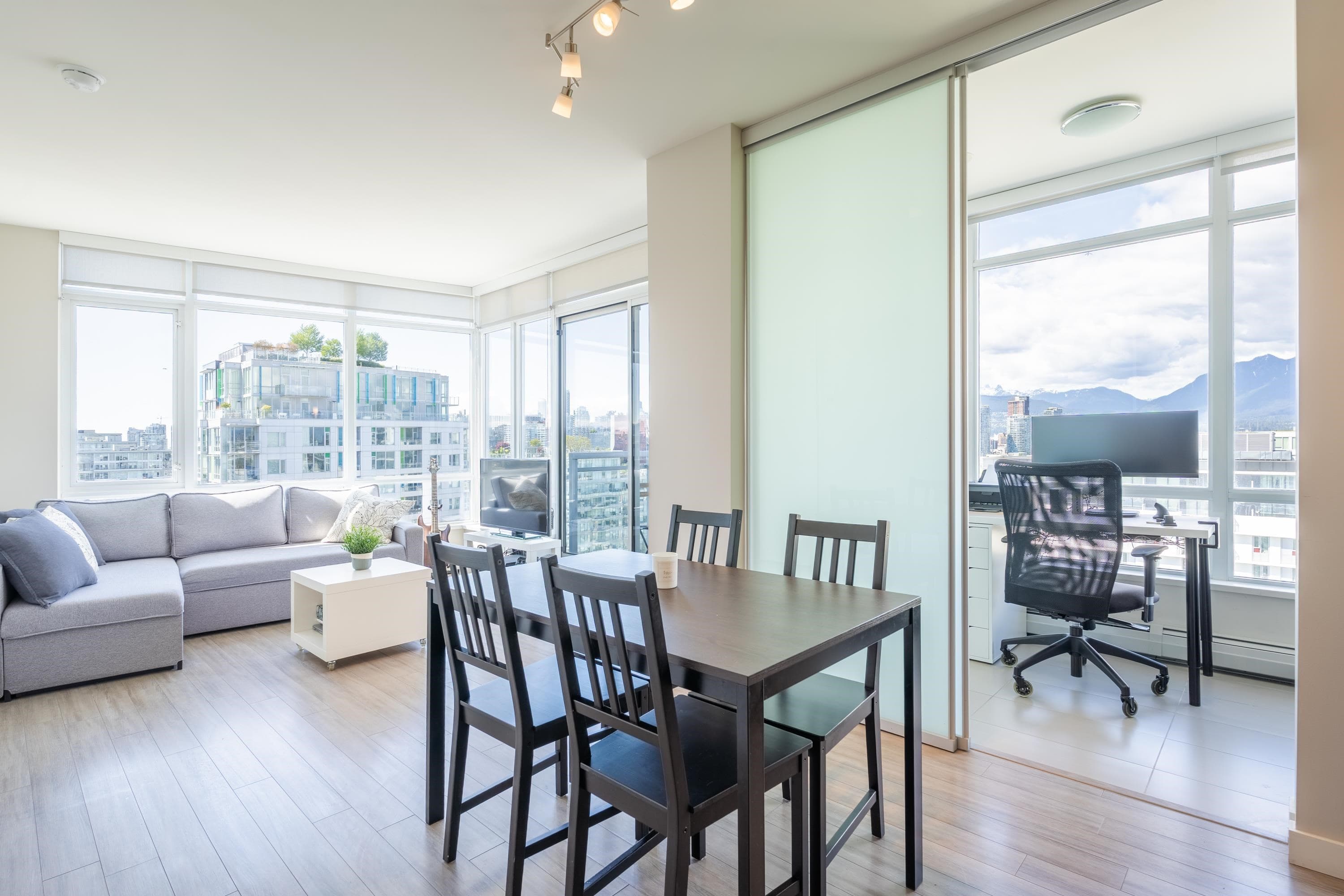 1702 - 1775 Quebec Street, Vancouver, V5T 0E3 — photo 2