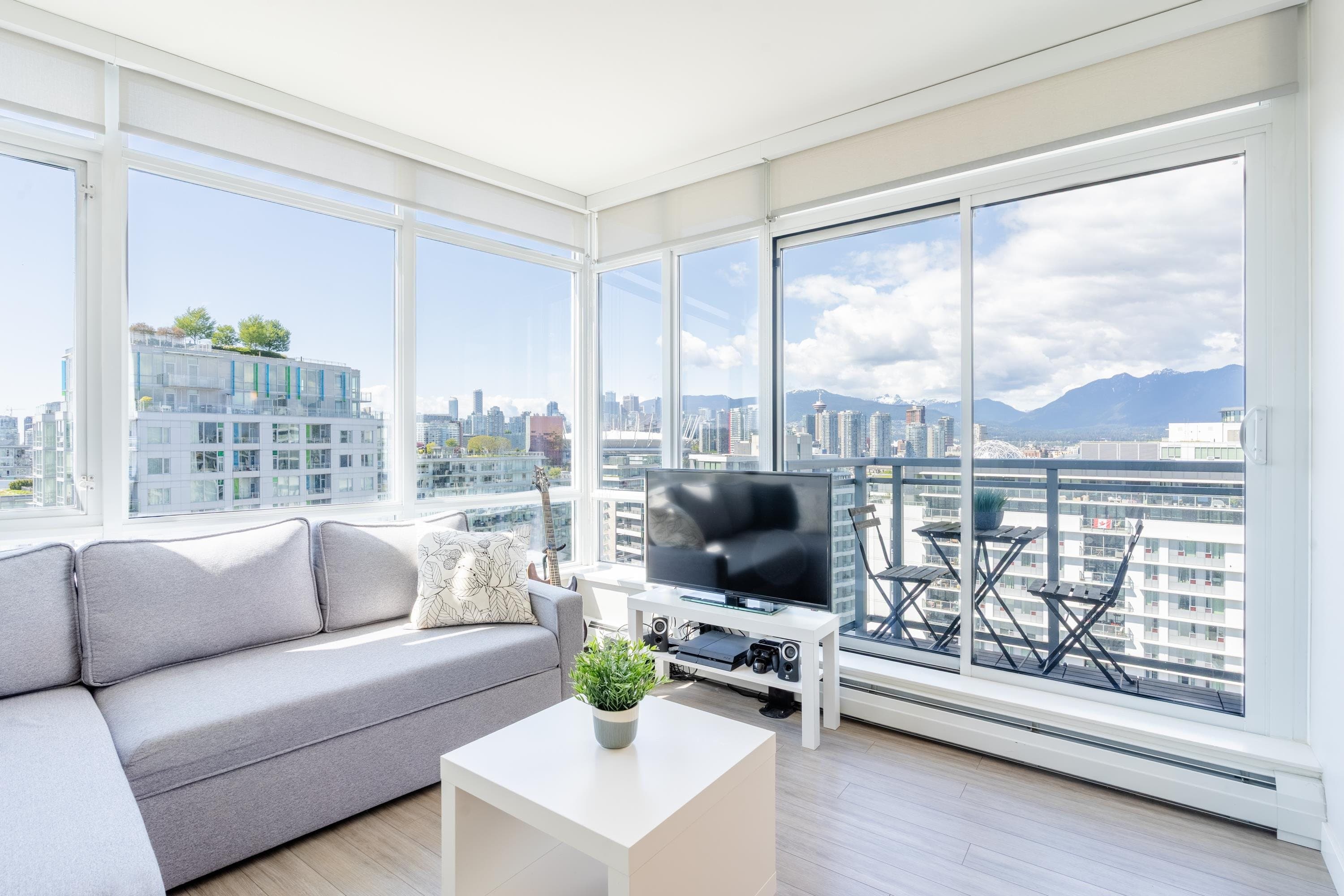 1702 - 1775 Quebec Street, Vancouver, V5T 0E3 — photo 1