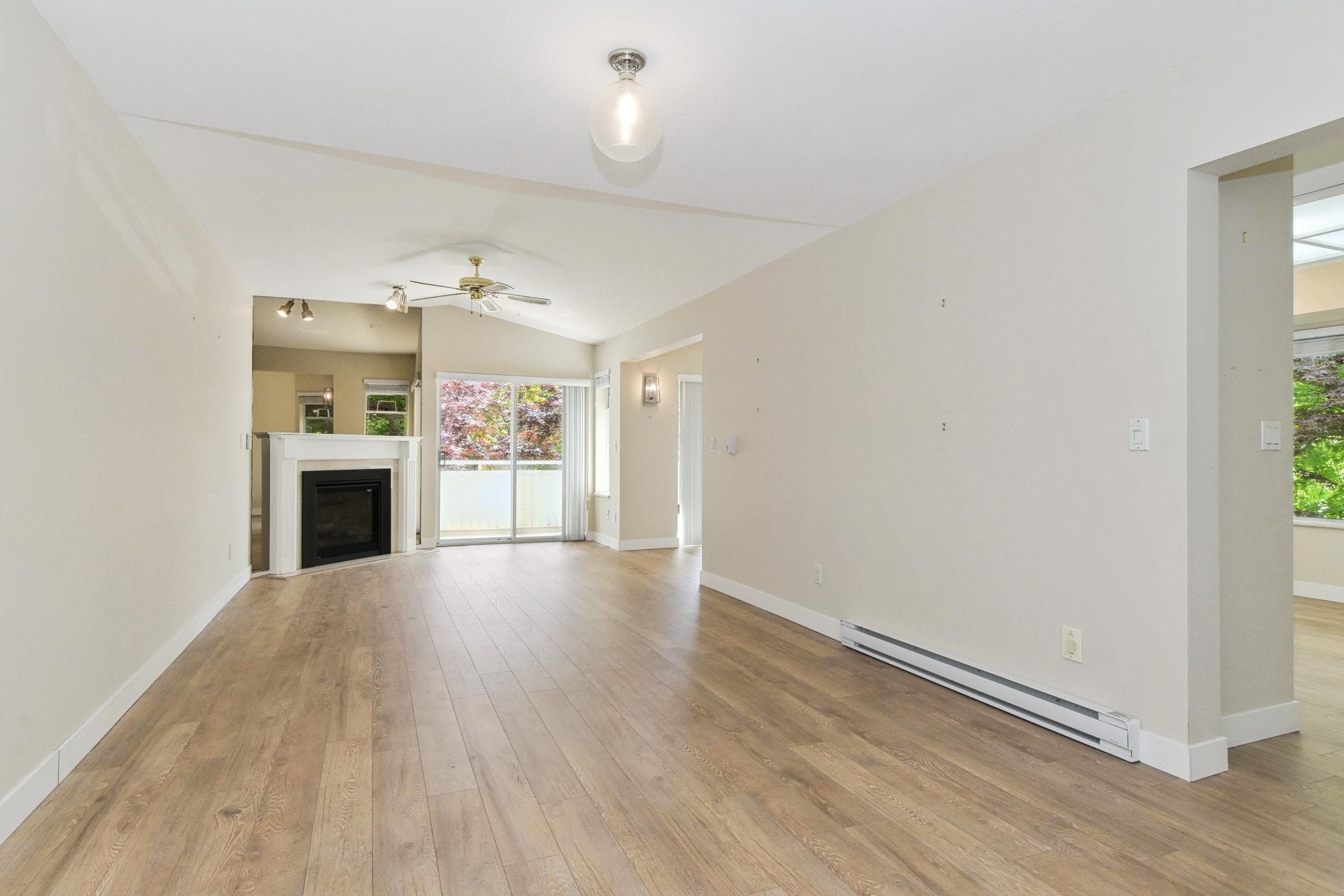 228 - 7156 121 Street, Surrey, V3W 0J6 — photo 3
