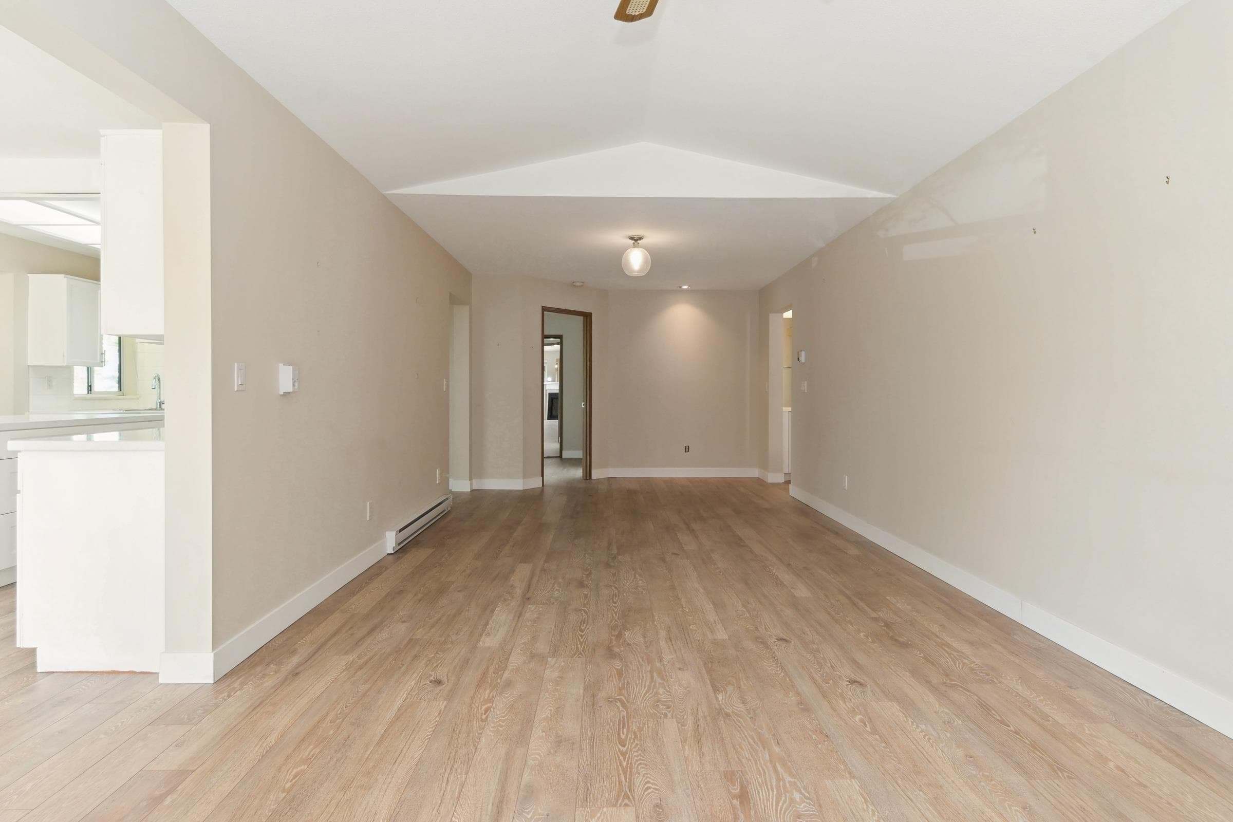 228 - 7156 121 Street, Surrey, V3W 0J6 — photo 4