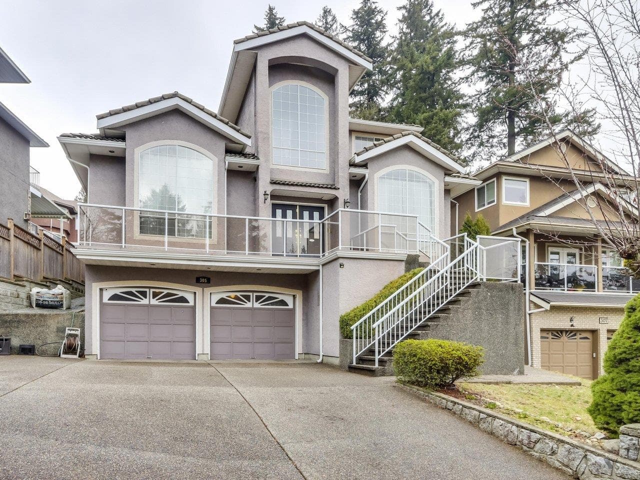 305 Sorrento Place, Coquitlam