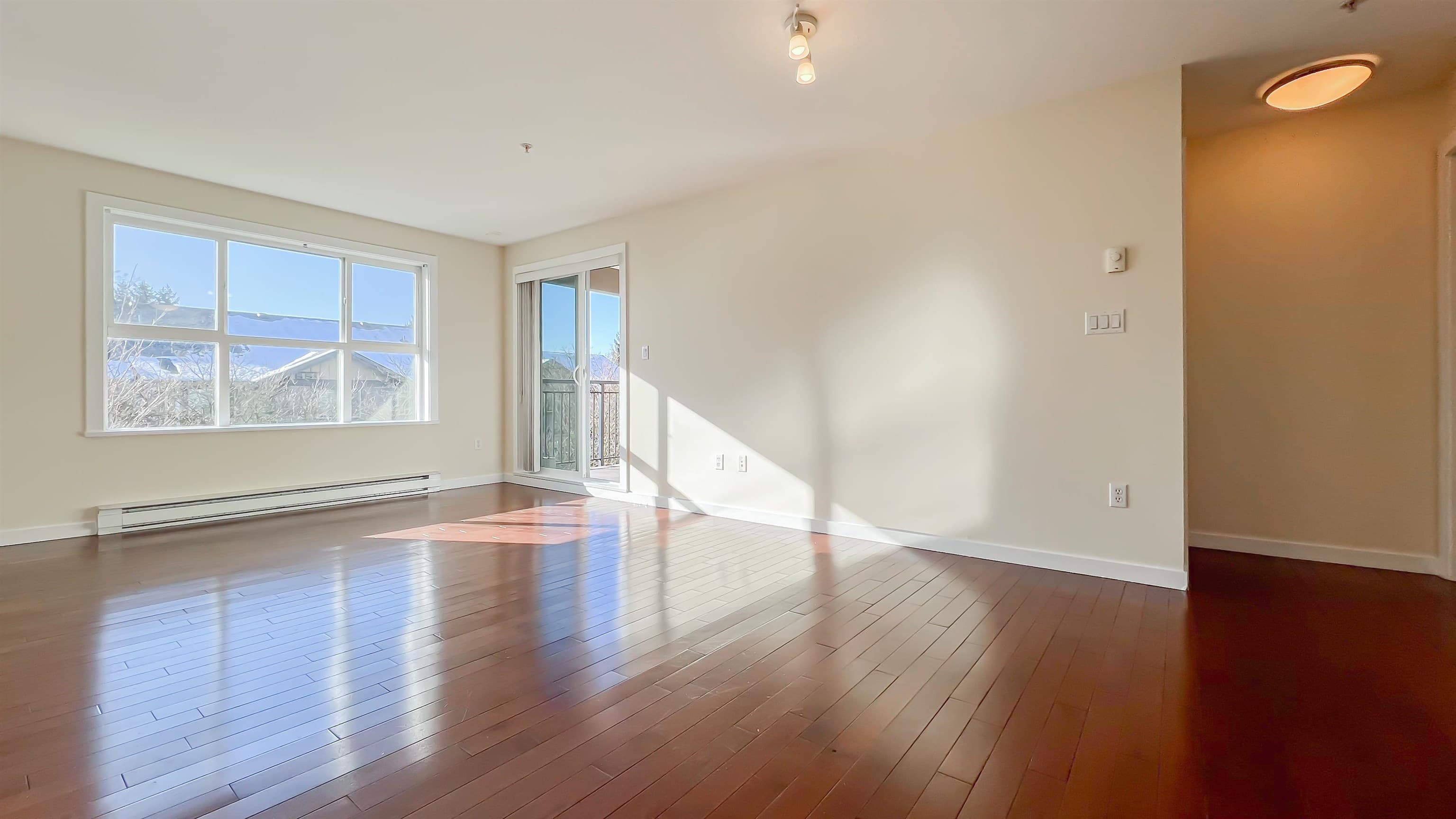 213 - 5885 Irmin Street, Burnaby, V5J 0C2 — photo 1