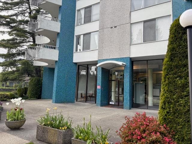 203 - 4691 W 10th Avenue, Vancouver, V6R 2J3 — photo 4