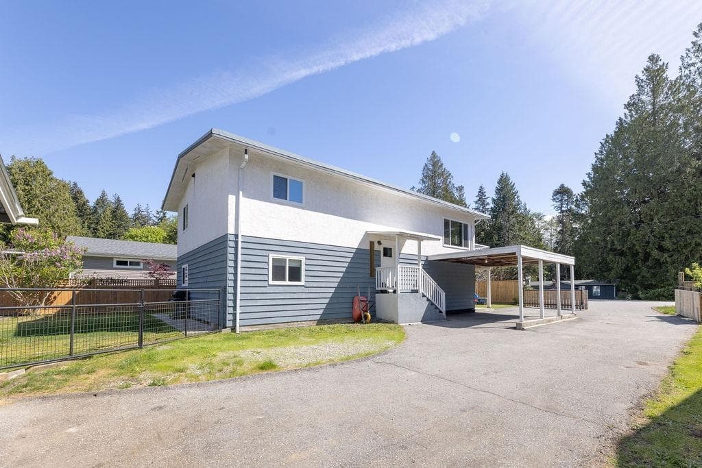 5607 Wakefield Road, Sechelt