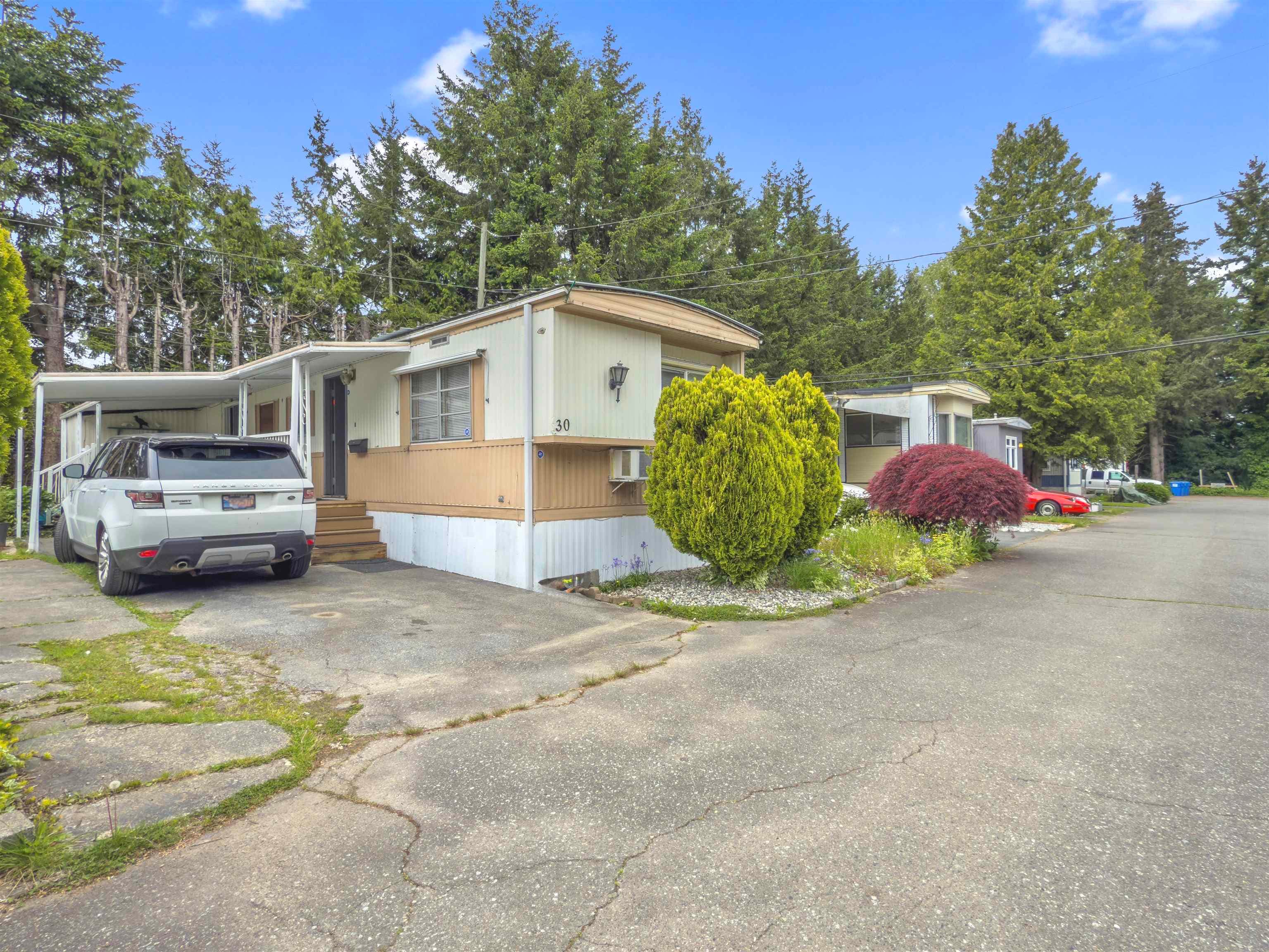 30 - 6571 King George Boulevard, Surrey, V3W 4Z4 — photo 2