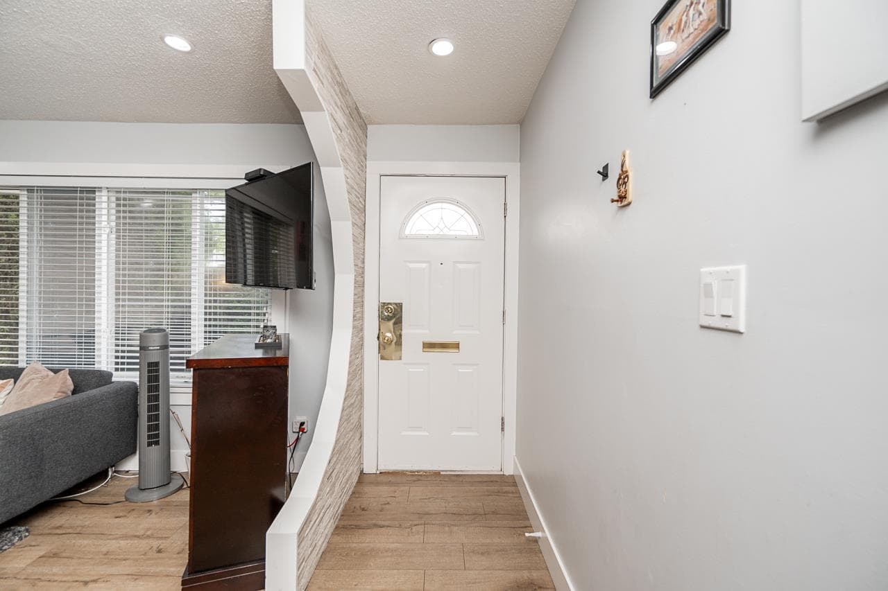 612 - 11901 89a Avenue, Delta, V4C 3G8 — photo 2