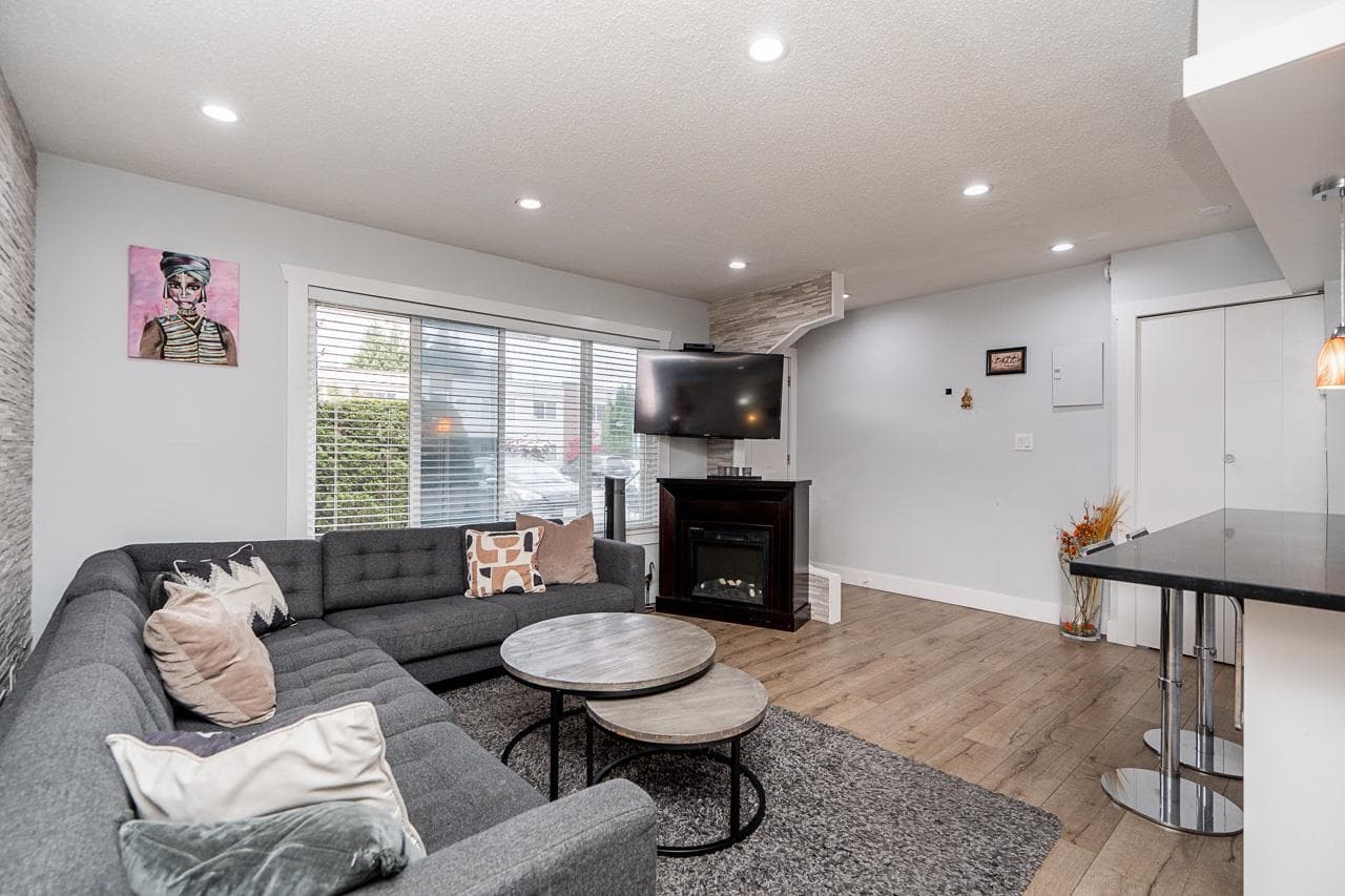 612 - 11901 89a Avenue, Delta, V4C 3G8 — photo 1