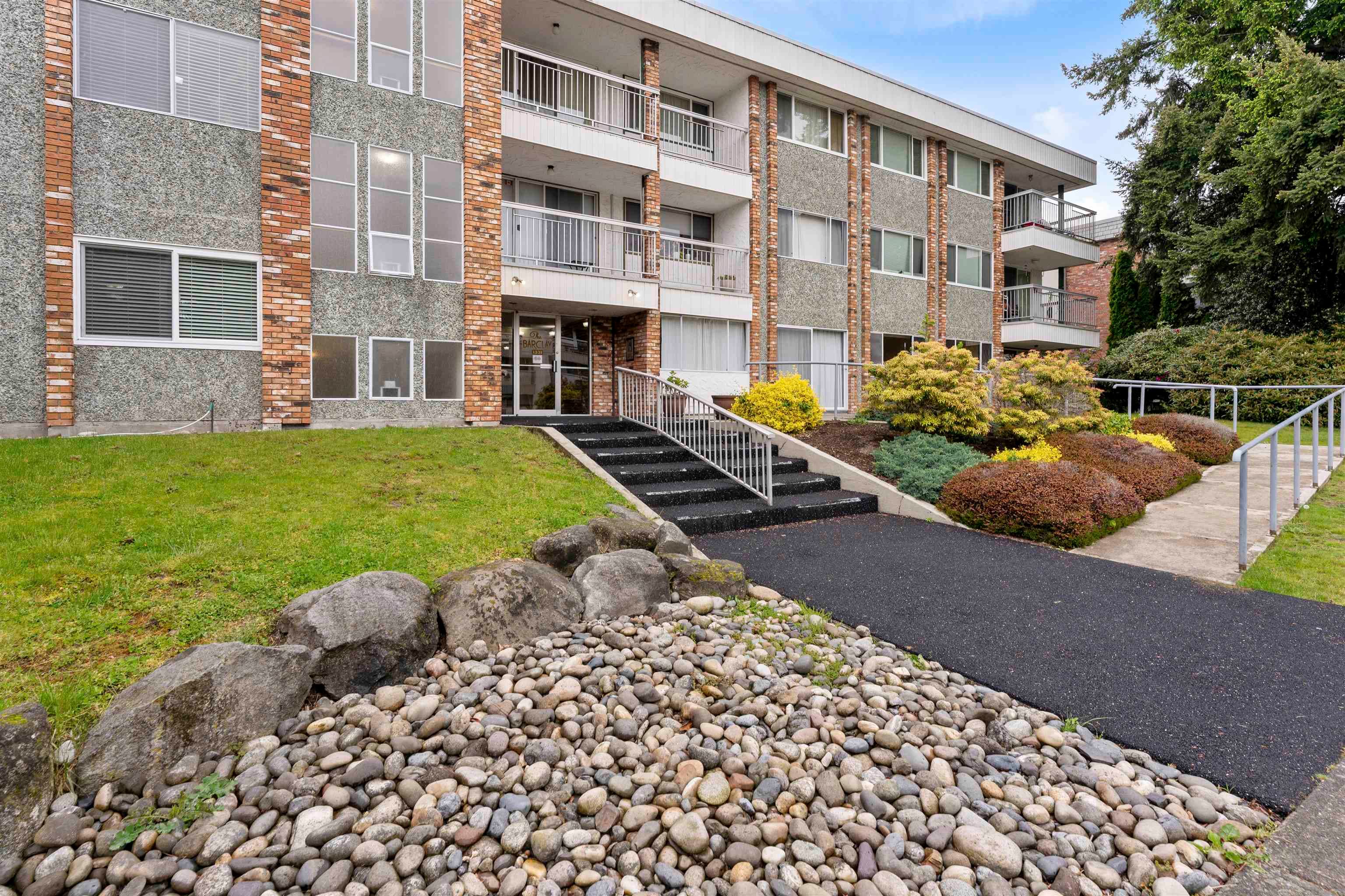 106 - 1331 Fir Street, White Rock, V4B 4B3 — photo 2