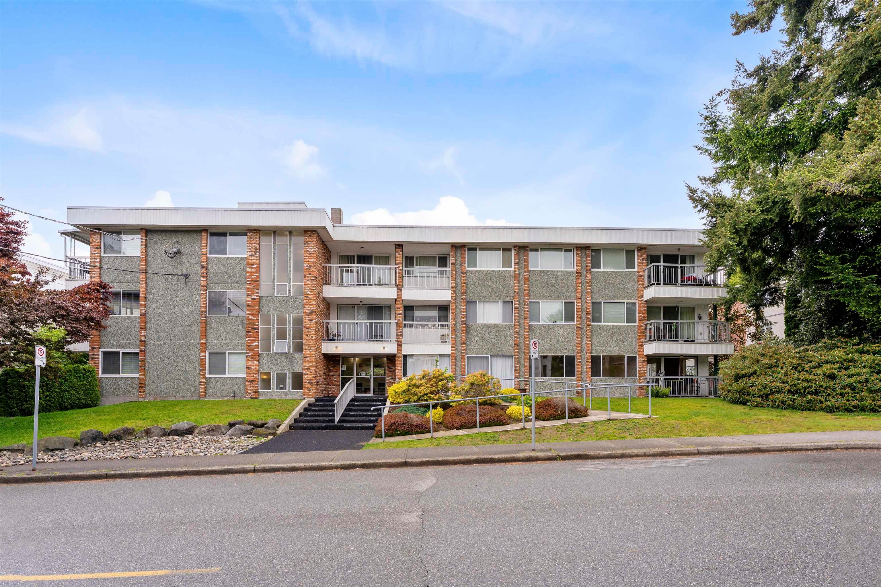 106 - 1331 Fir Street, White Rock, V4B 4B3 — photo 1