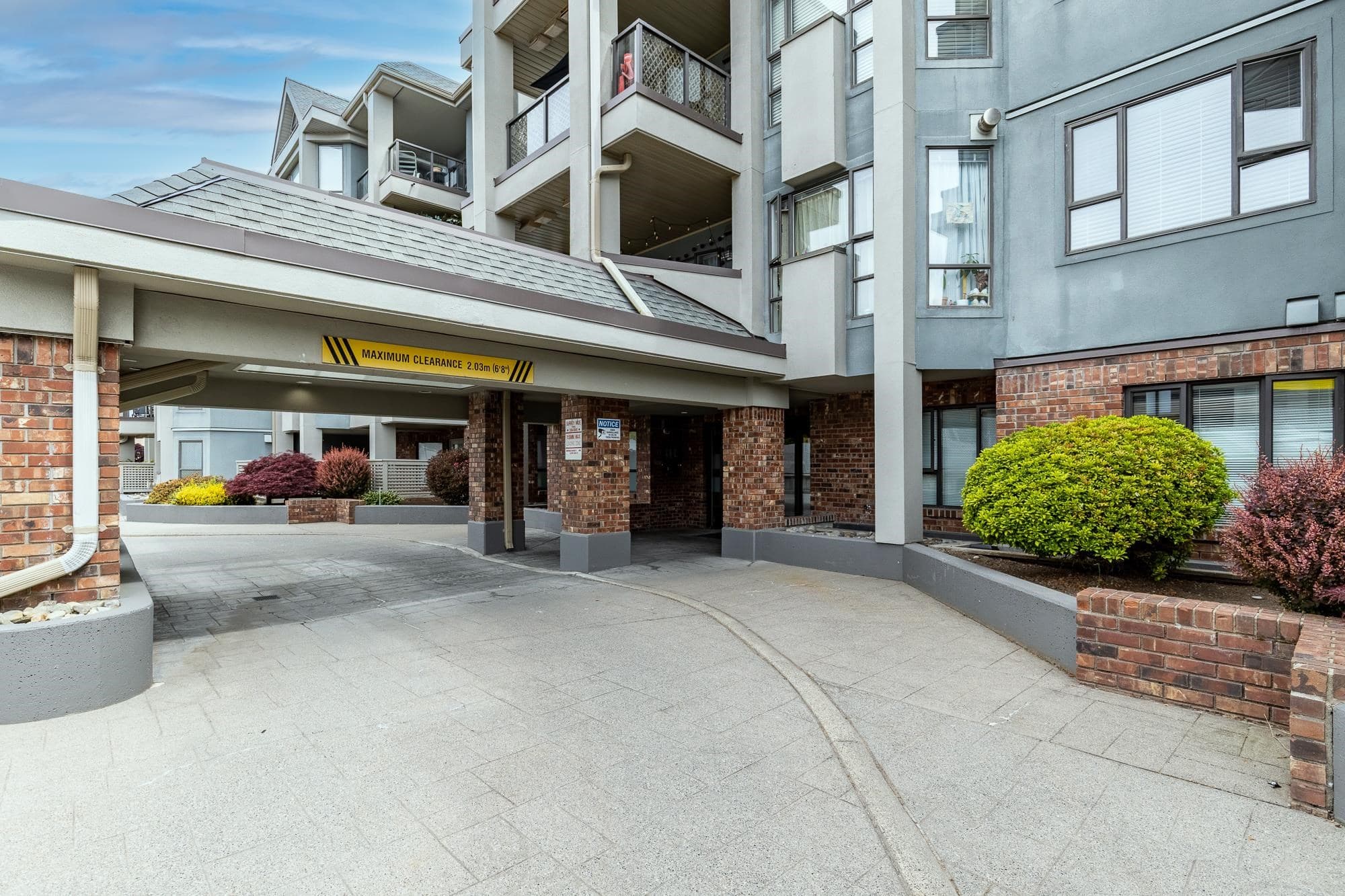 201 - 15241 18 Avenue, Surrey, V4A 1W9 — photo 2