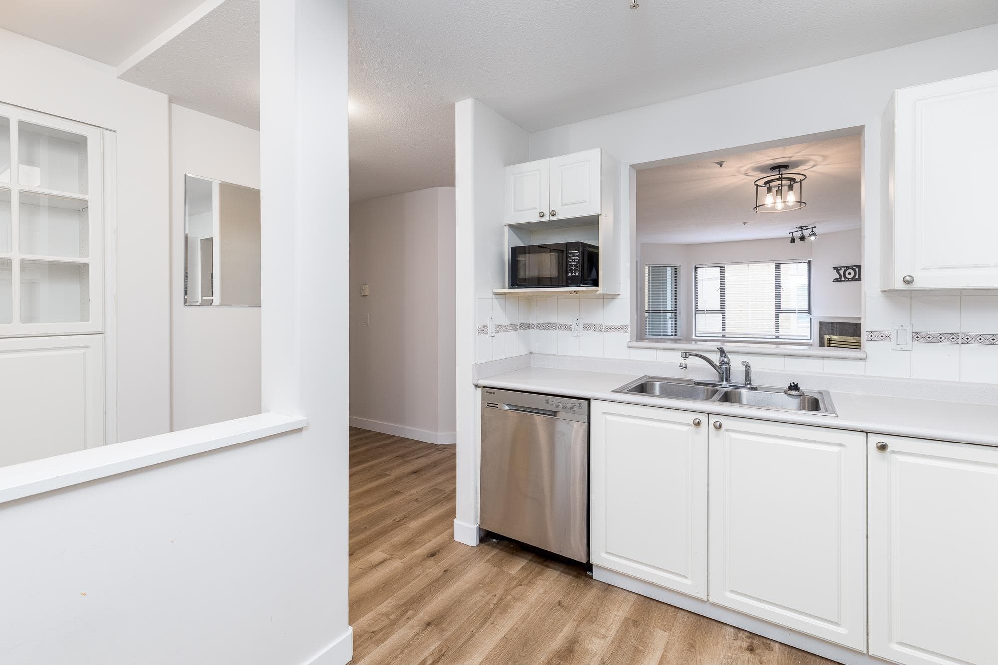 201 - 15241 18 Avenue, Surrey, V4A 1W9 — photo 5