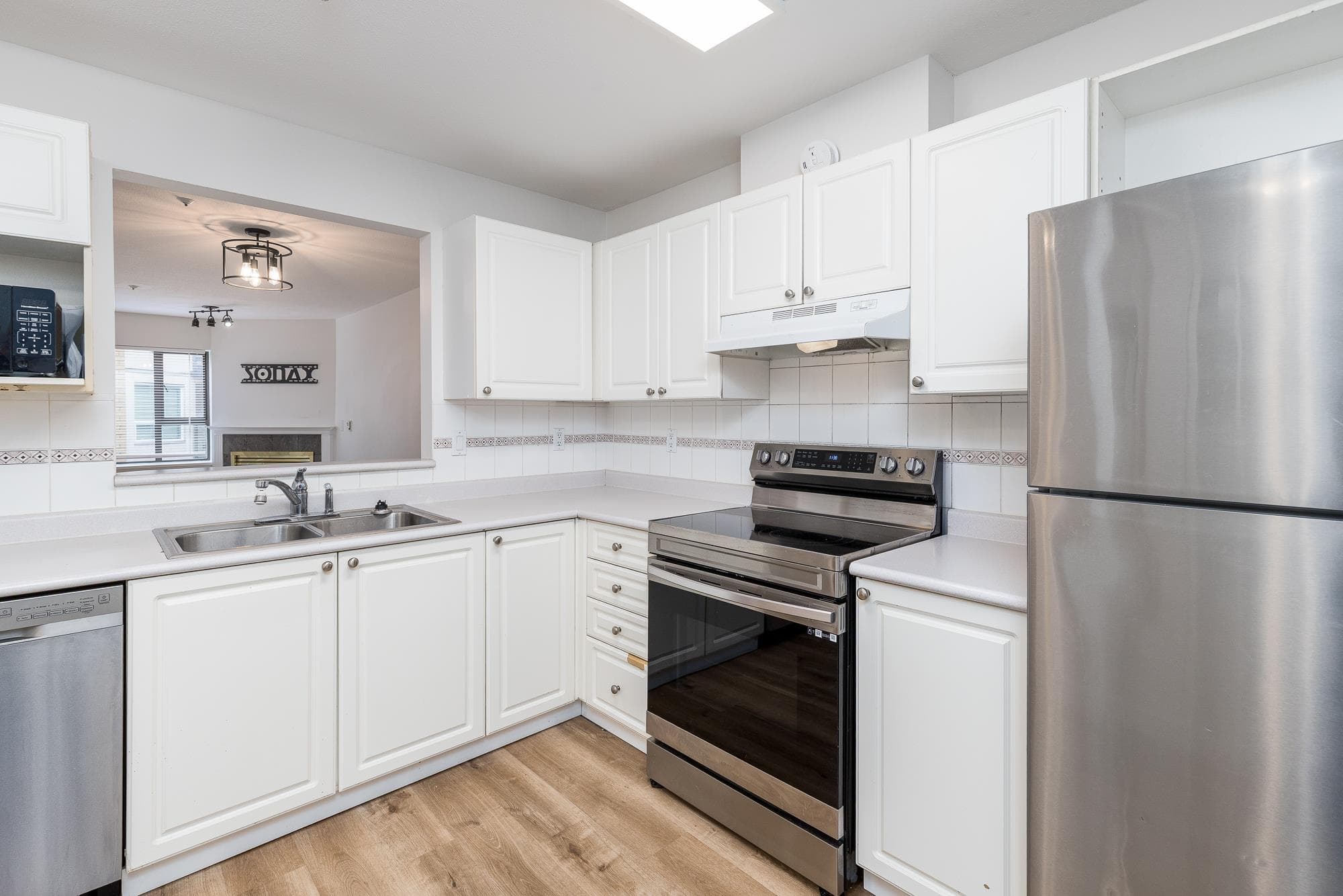 201 - 15241 18 Avenue, Surrey, V4A 1W9 — photo 4