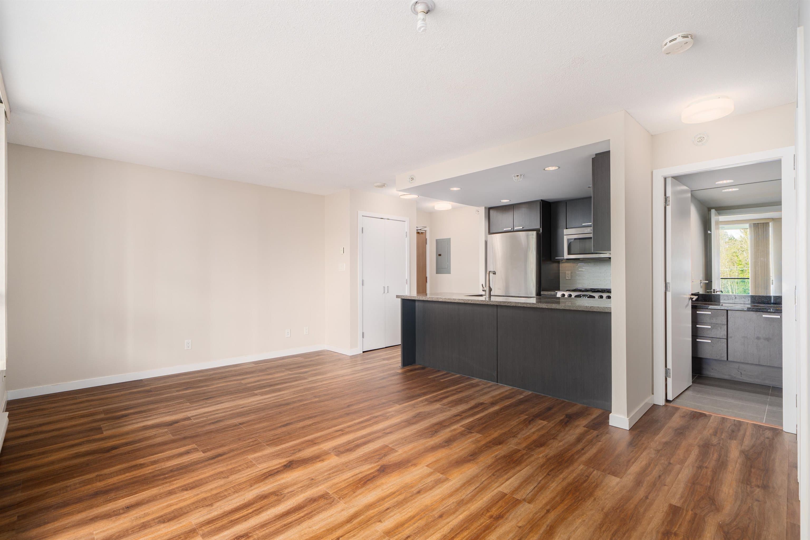 801 - 2200 Douglas Road, Burnaby, V5C 0G8 — photo 2