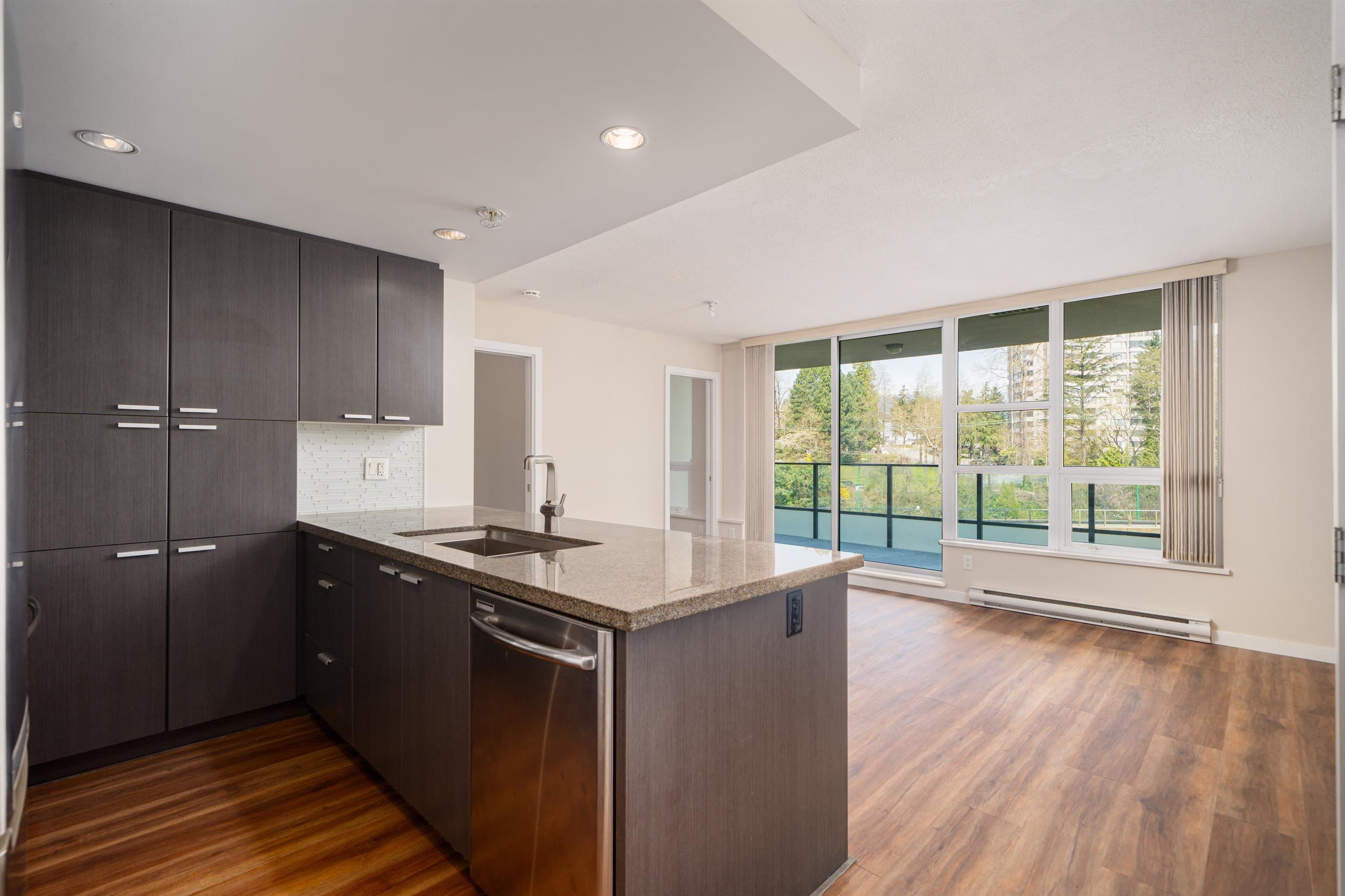 801 - 2200 Douglas Road, Burnaby, V5C 0G8 — photo 3