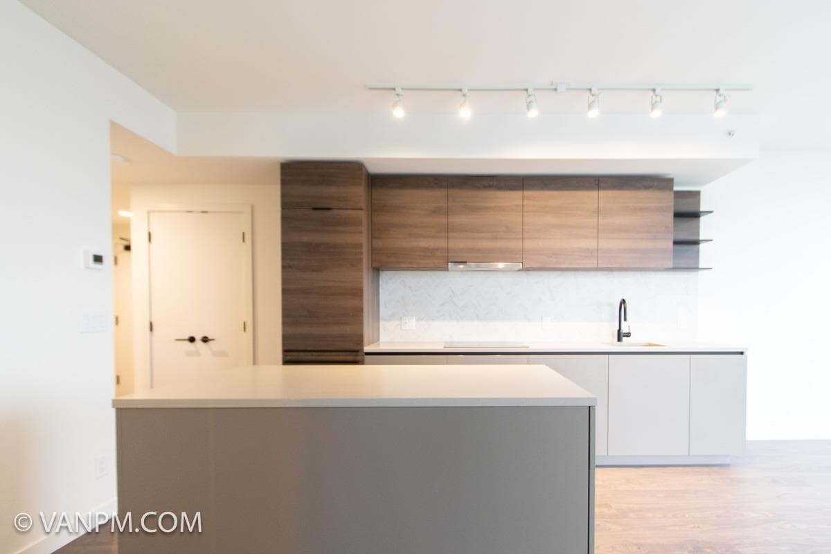 2808 - 10448 University Drive, Surrey, V3T 0S7 — photo 2