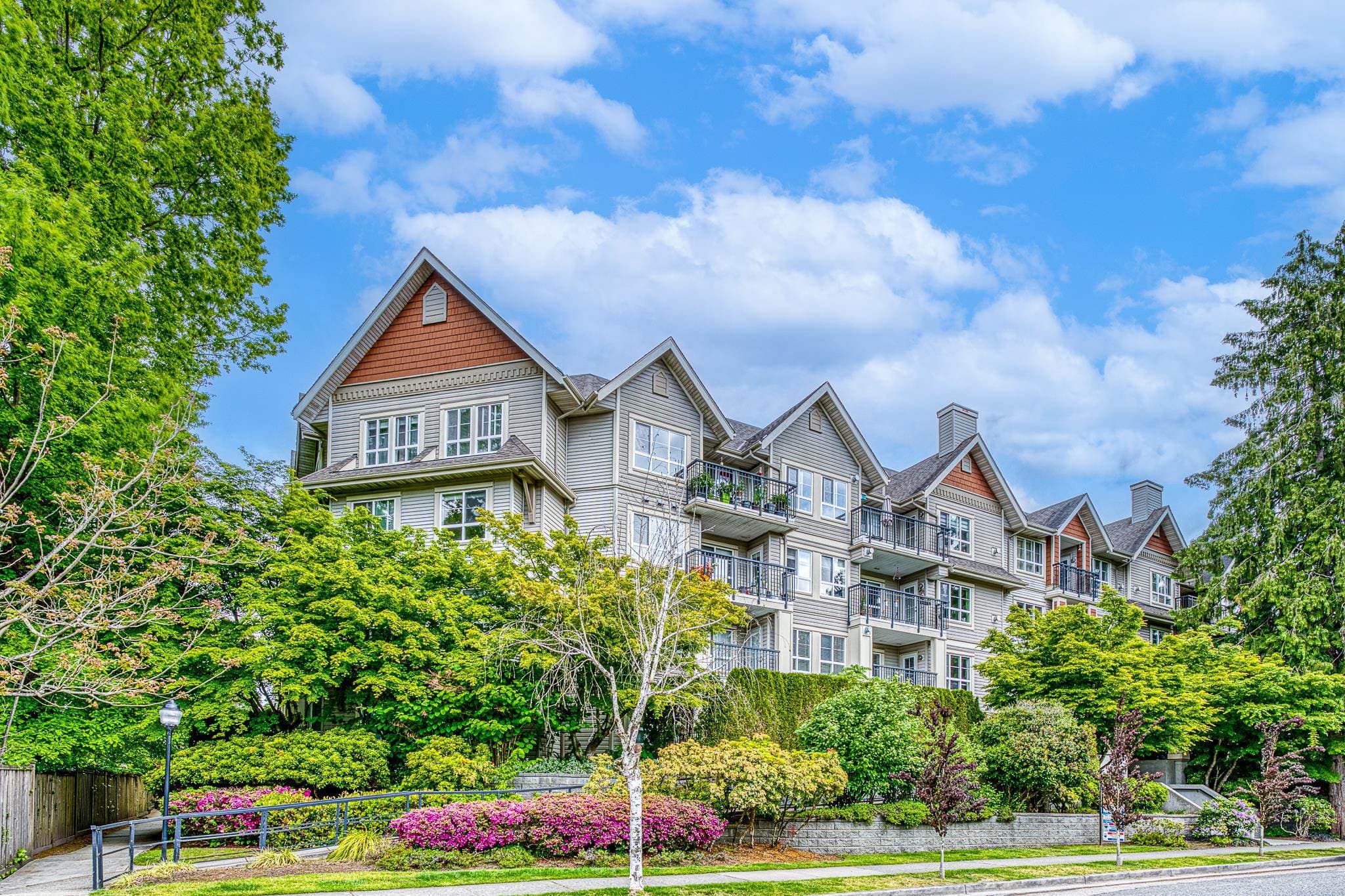 210 - 9333 Alberta Road, Richmond