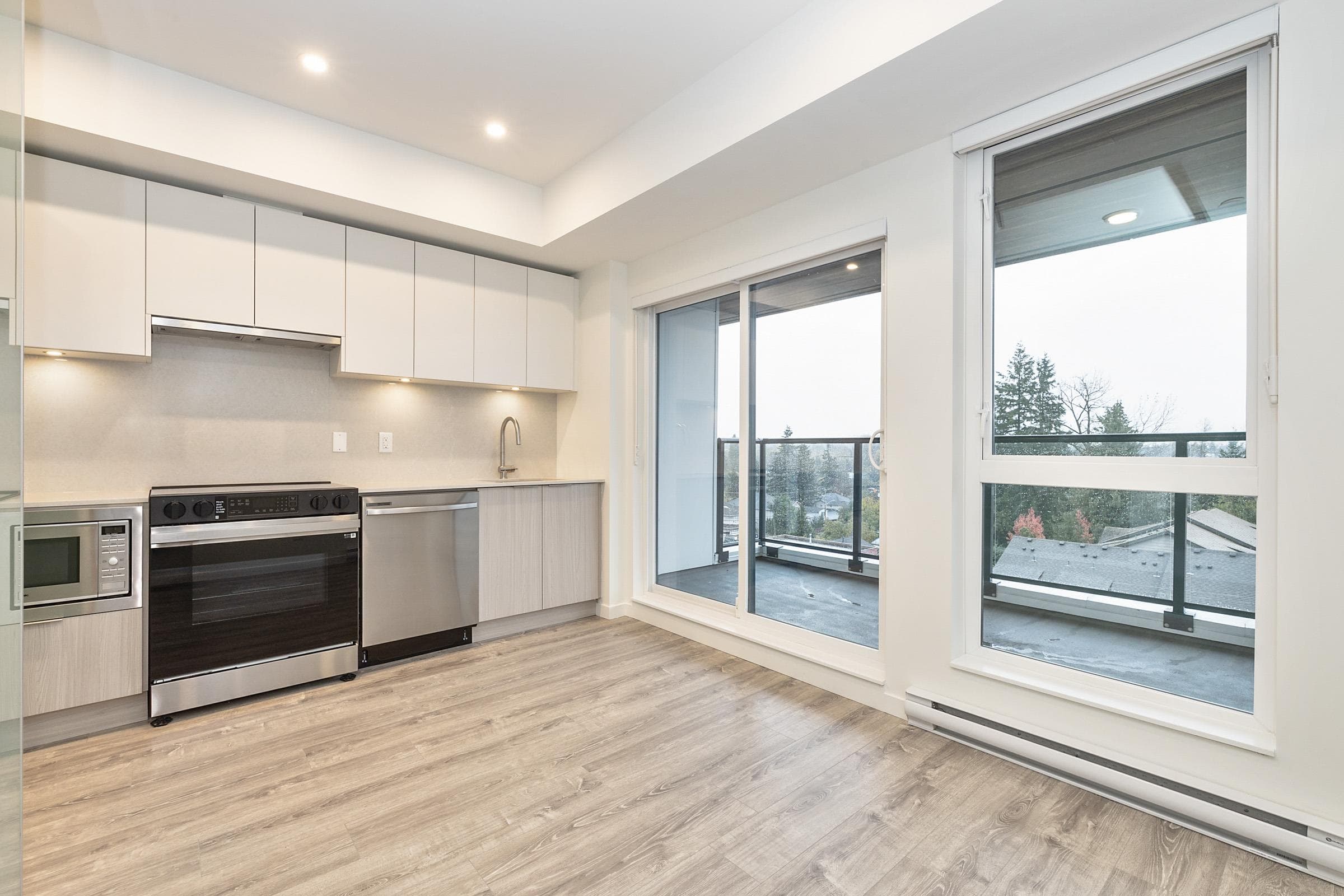 W614 - 10828 139a Street, Surrey, V3R 0H3 — photo 5