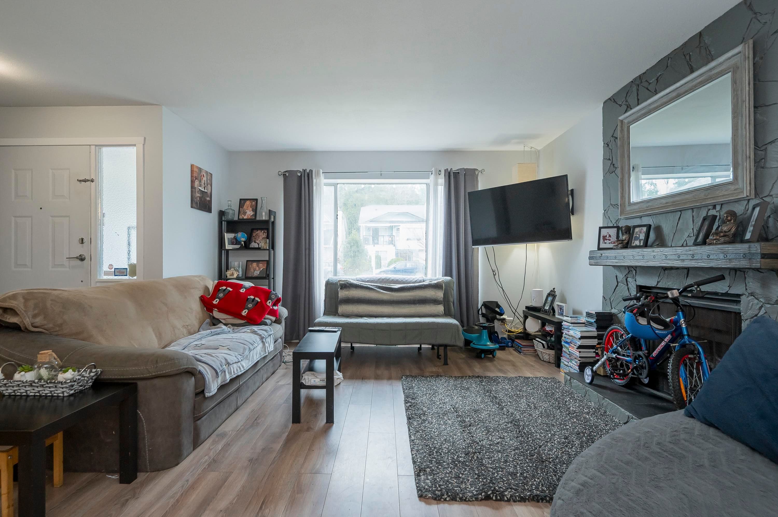 12145 207a Street, Maple Ridge, V2X 9T1 — photo 2