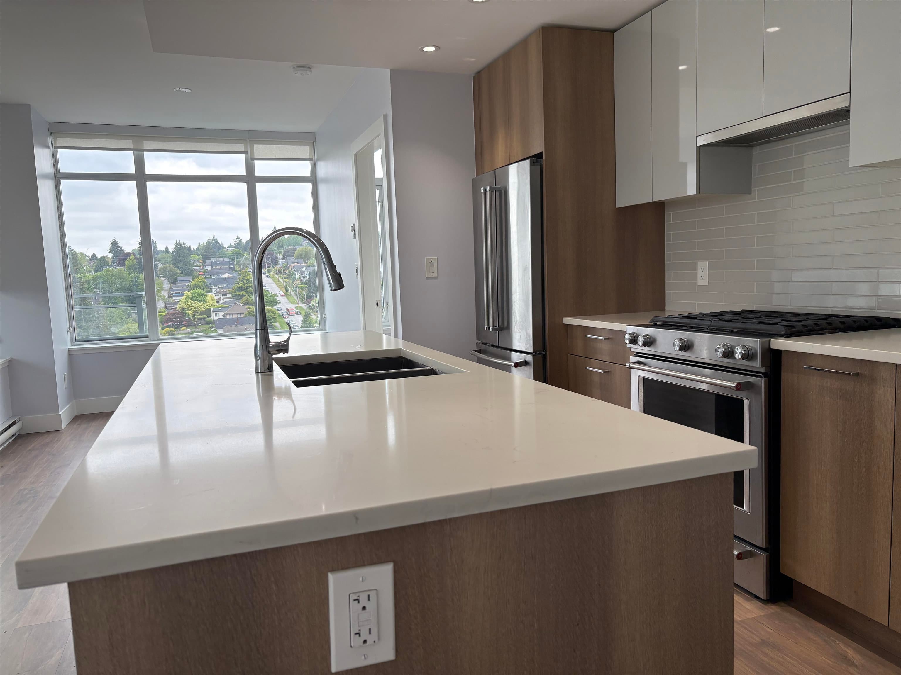 1202 - 258 Nelson's Court, New Westminster, V3L 0E9 — photo 3