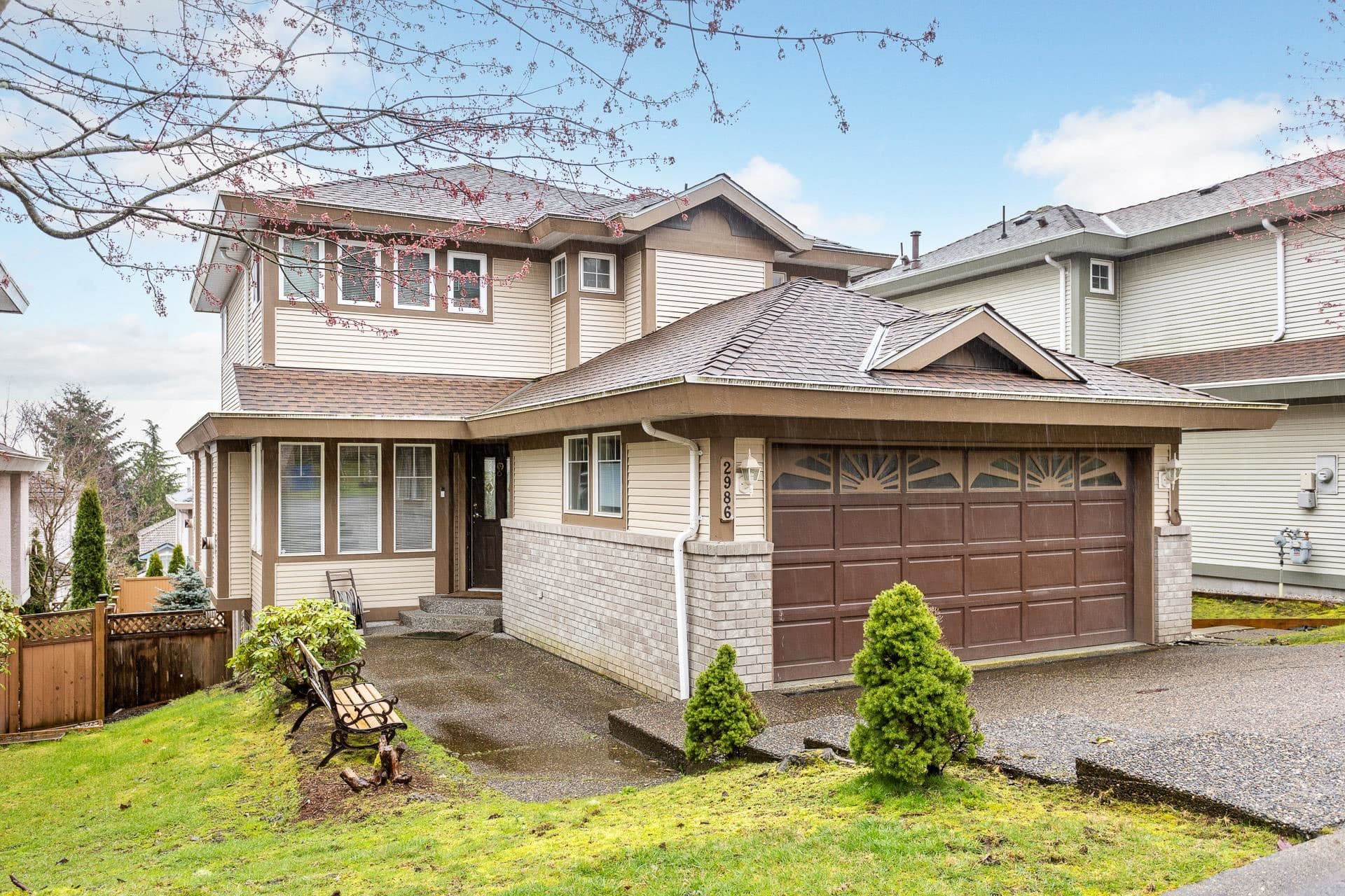 2986 Pinetree Close, Coquitlam, V3E 2Z5 — photo 2
