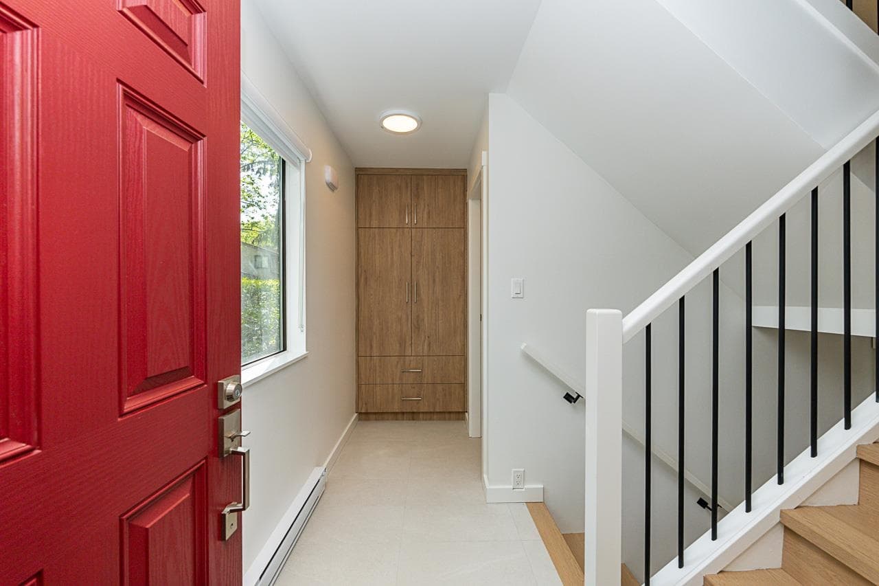 5853 Mayview Circle, Burnaby, V5E 4B7 — photo 4