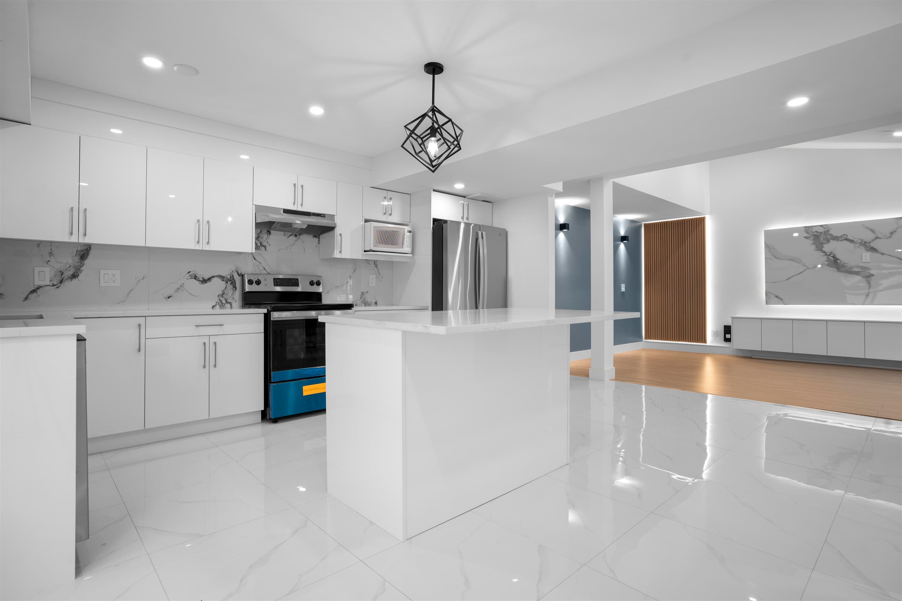 9679 155 Street, Surrey, V3R 7Y9 — photo 1