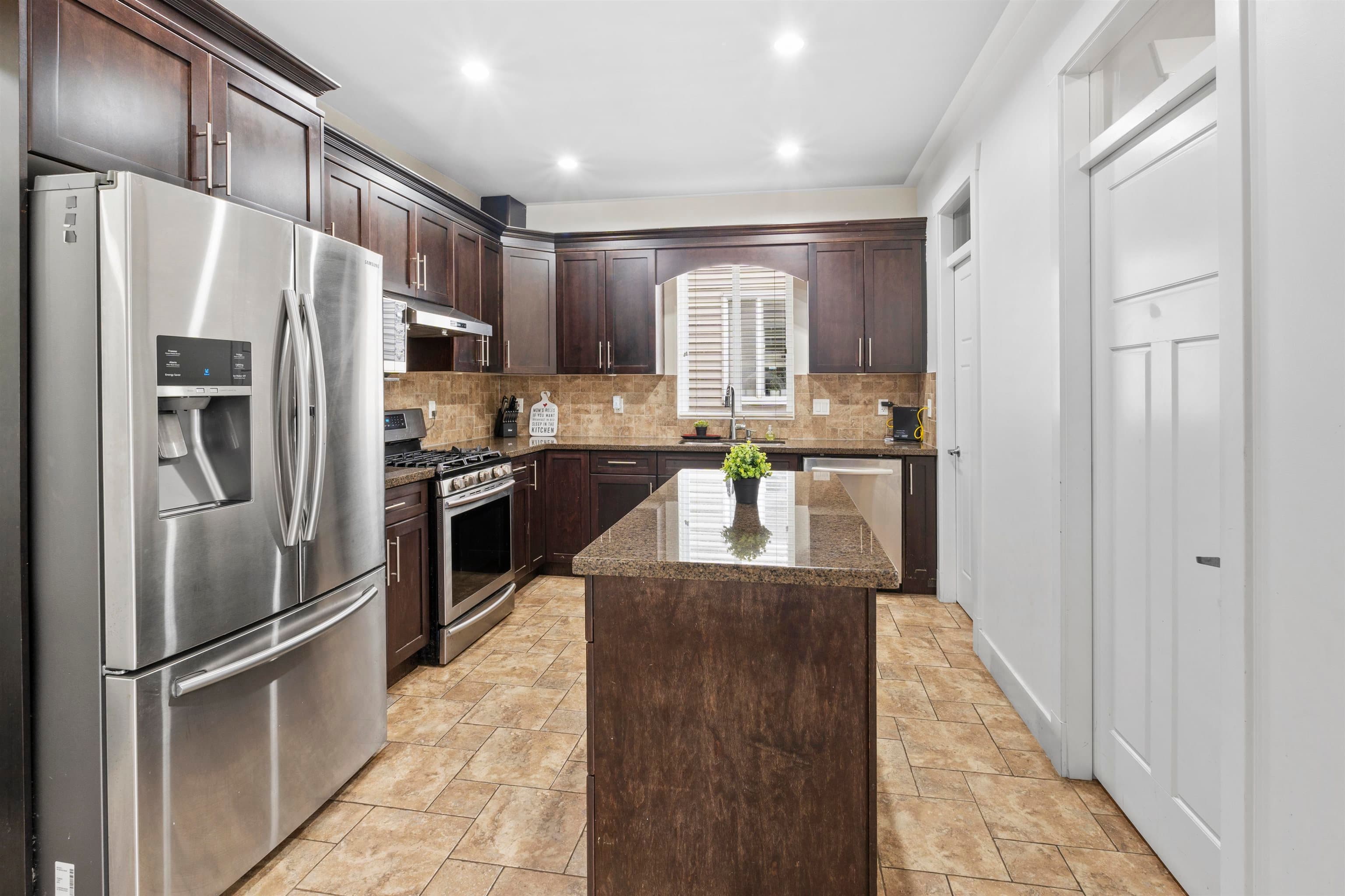 7032 195a Street, Surrey, V4N 5Z2 — photo 5