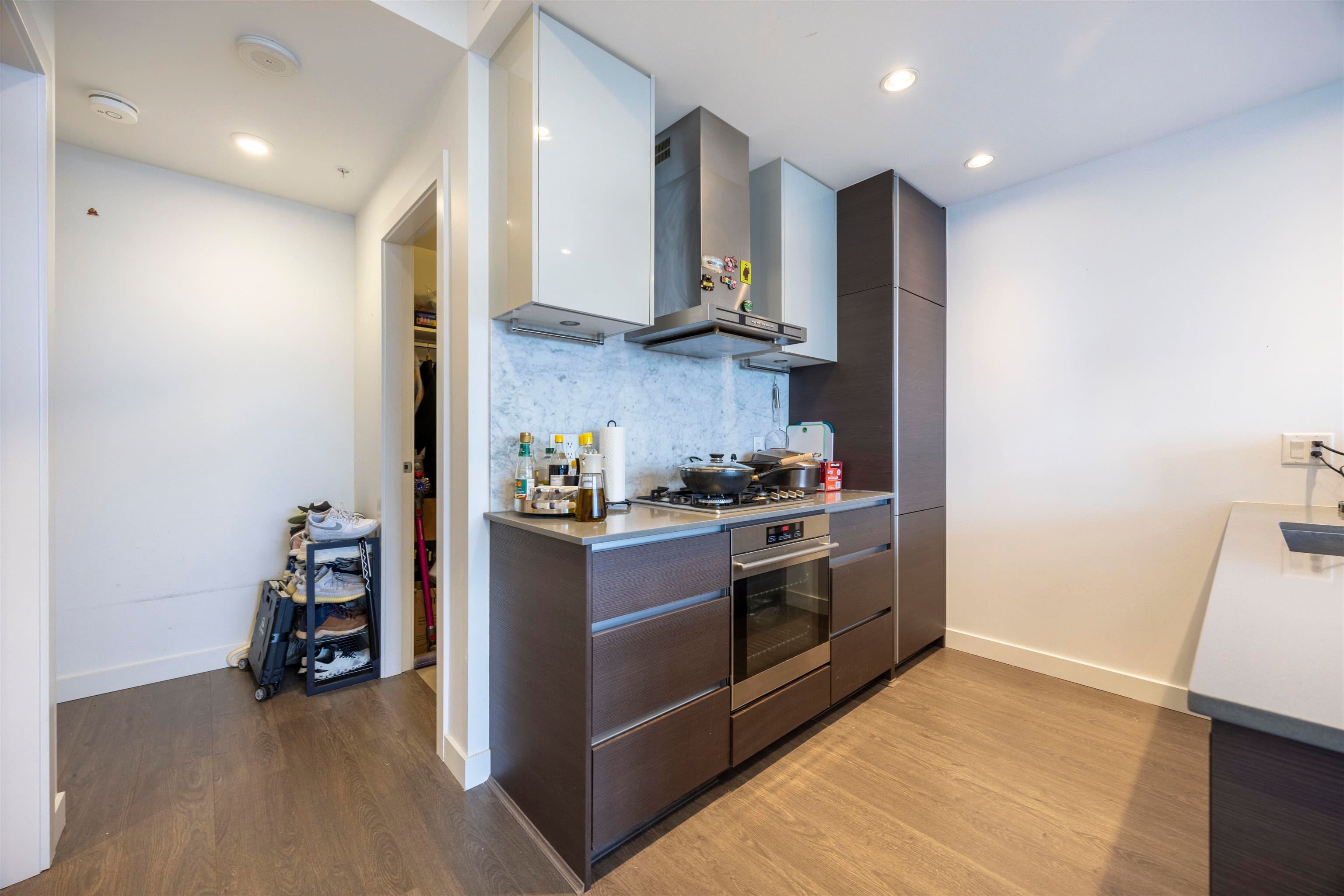4001 - 4670 Assembly Way, Burnaby, V5H 0H3 — photo 4