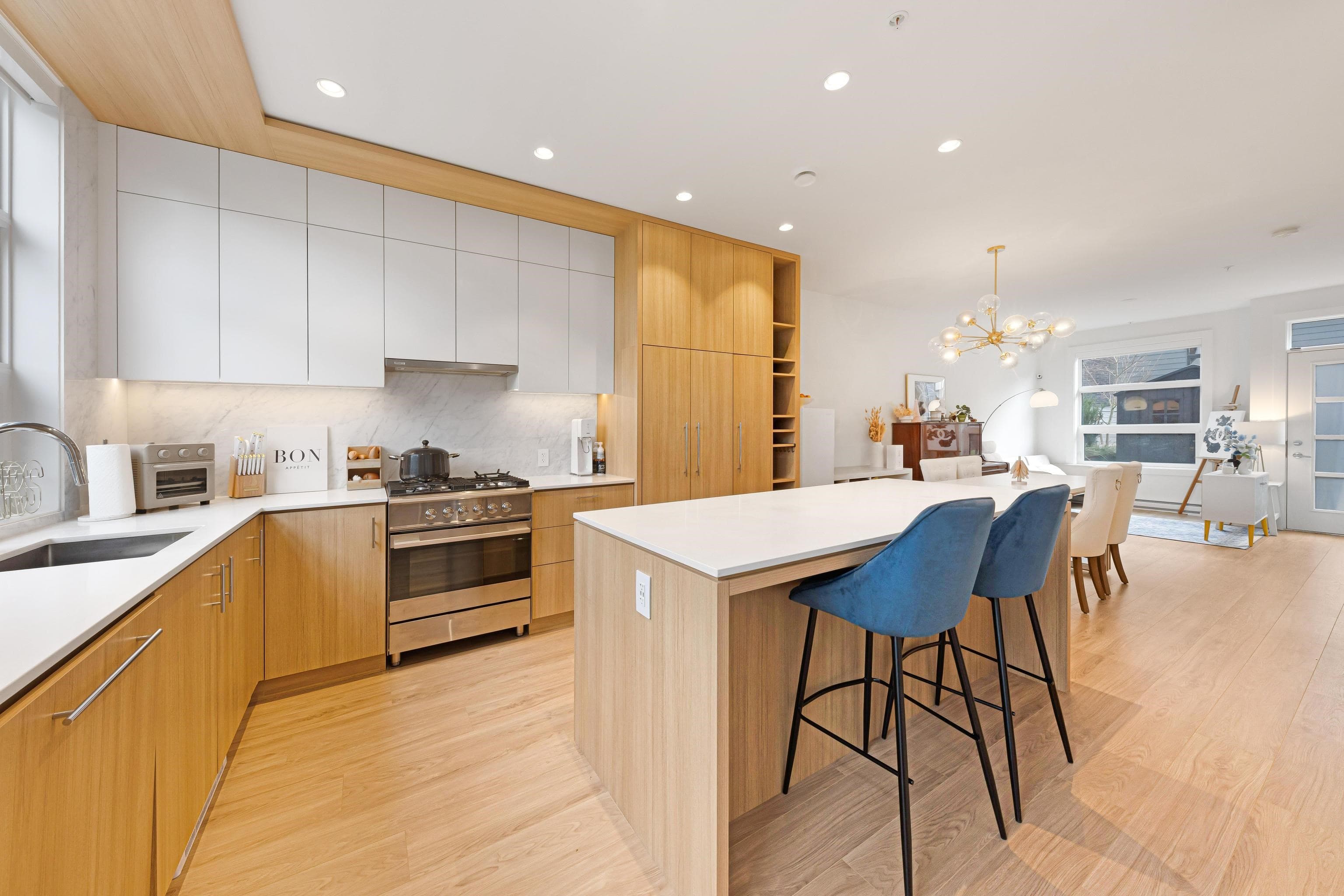 1204 - 6085 Irmin Street, Burnaby, V5J 0J7 — photo 2