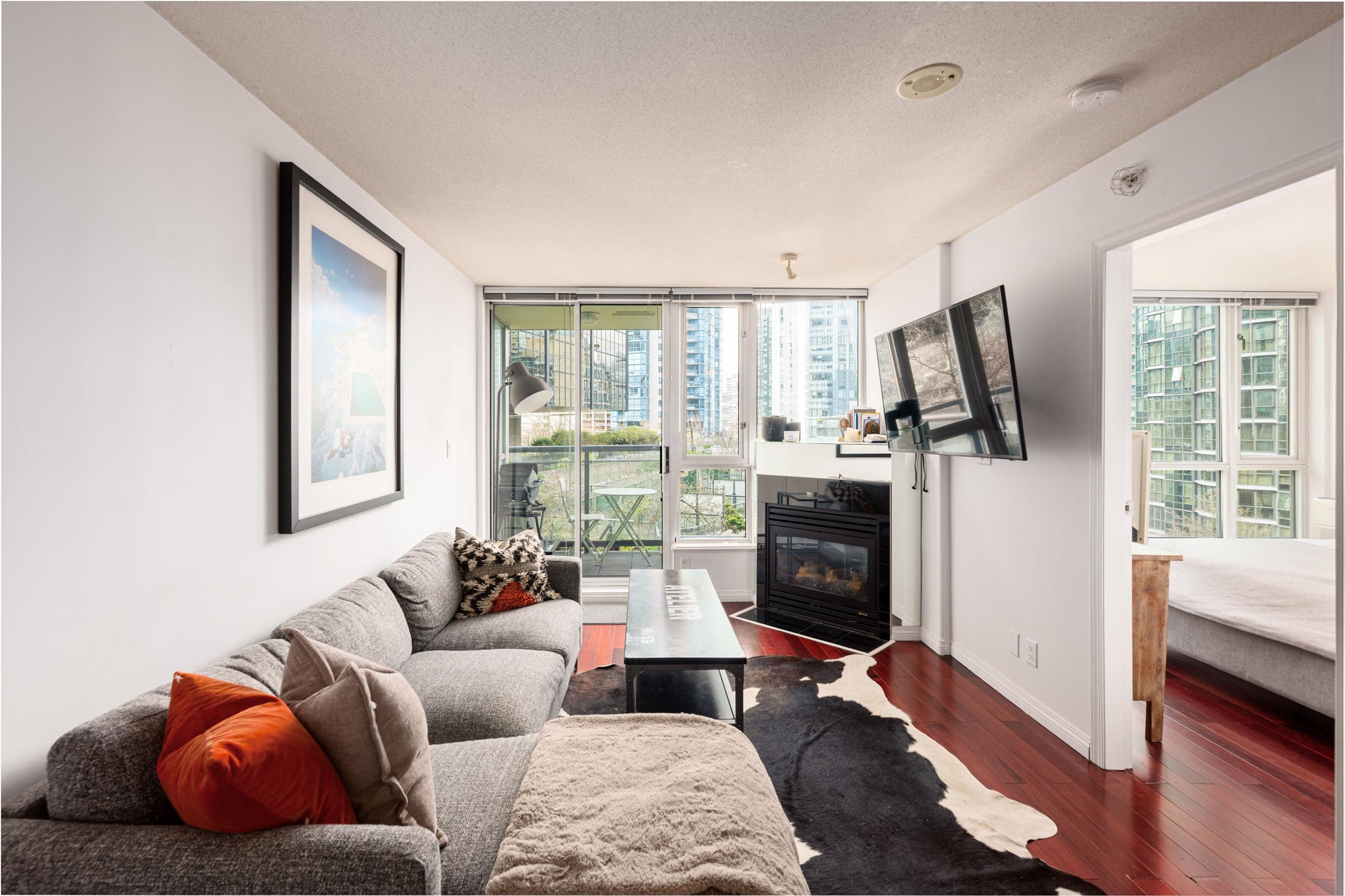 604 - 1328 W Pender Street, Vancouver, V6E 4T1 — photo 1