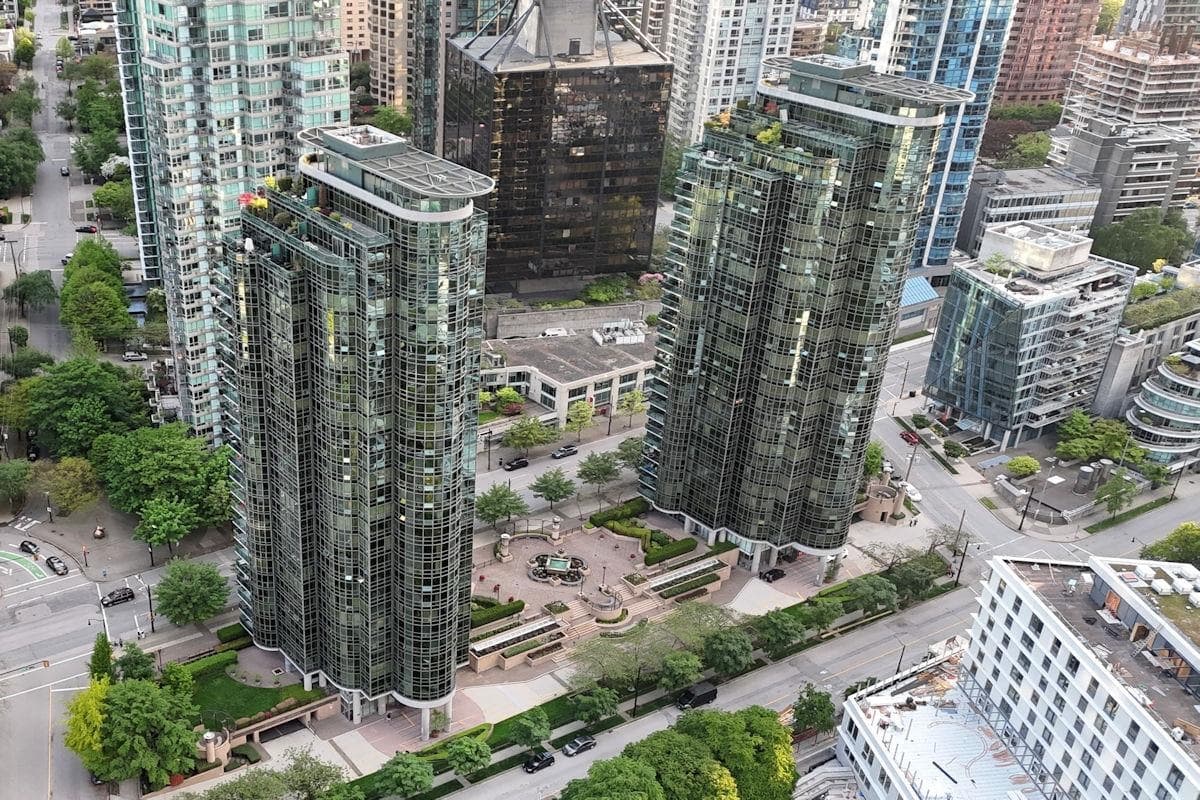 1704 - 555 Jervis Street, Vancouver, V6E 4N1 — photo 1