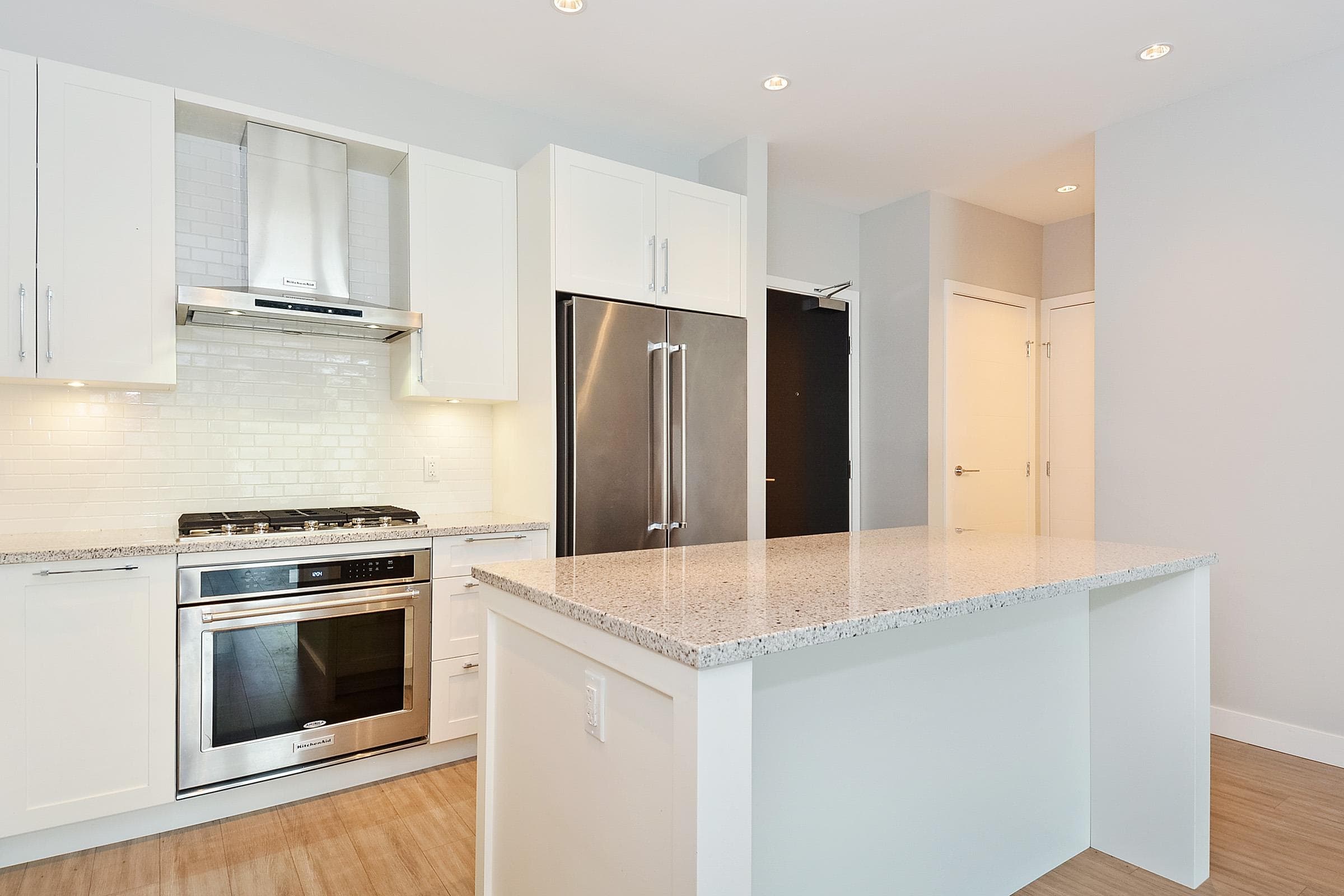 406 - 1975 154 Street, Surrey, V4A 4S2 — photo 3