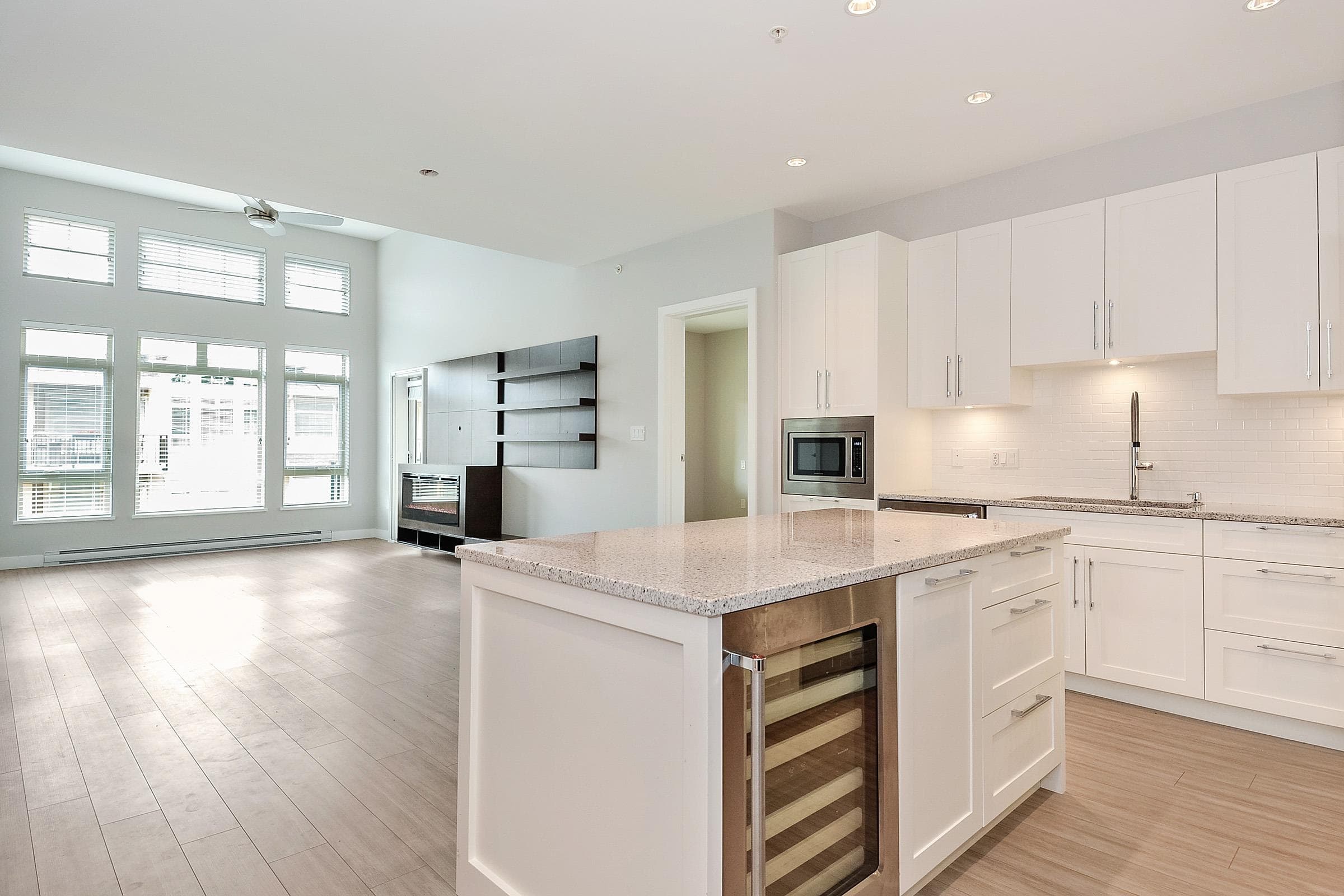 406 - 1975 154 Street, Surrey, V4A 4S2 — photo 5