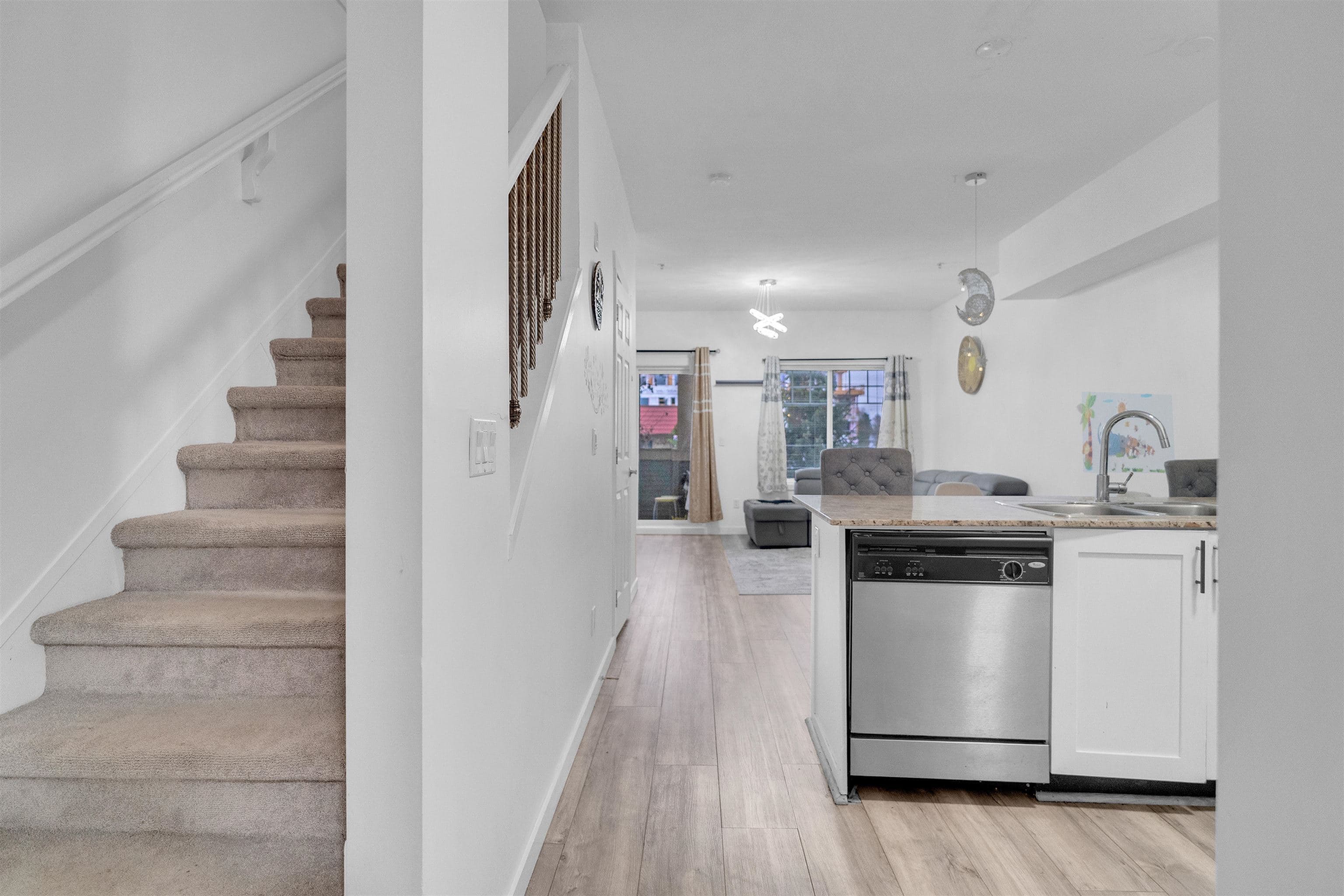 210 - 13958 108 Avenue, Surrey, V3T 0B4 — photo 3