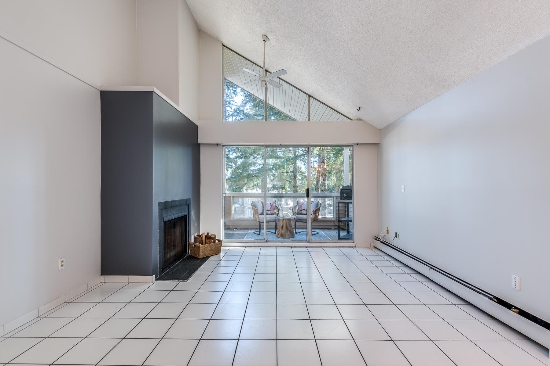 302 - 932 Robinson Street, Coquitlam, V3J 7R8 — photo 2