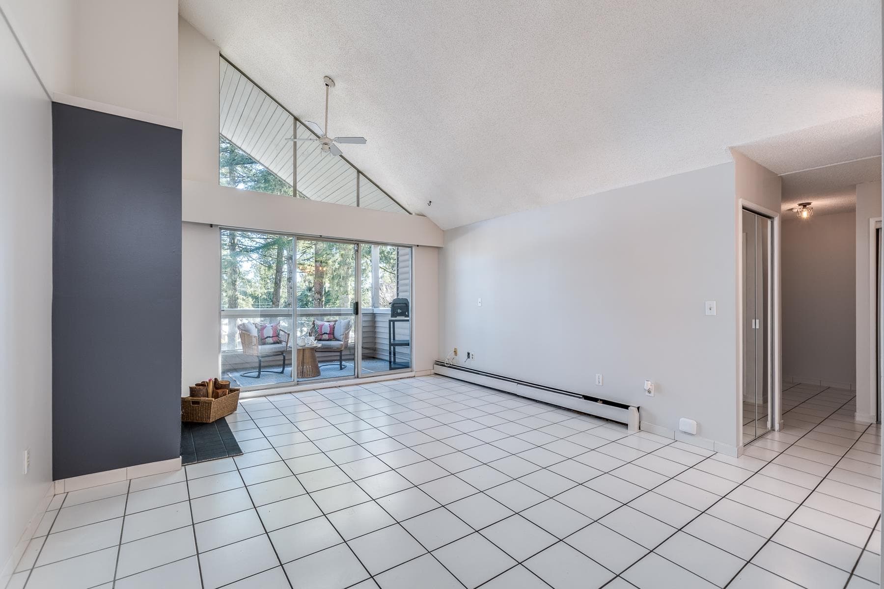 302 - 932 Robinson Street, Coquitlam, V3J 7R8 — photo 4