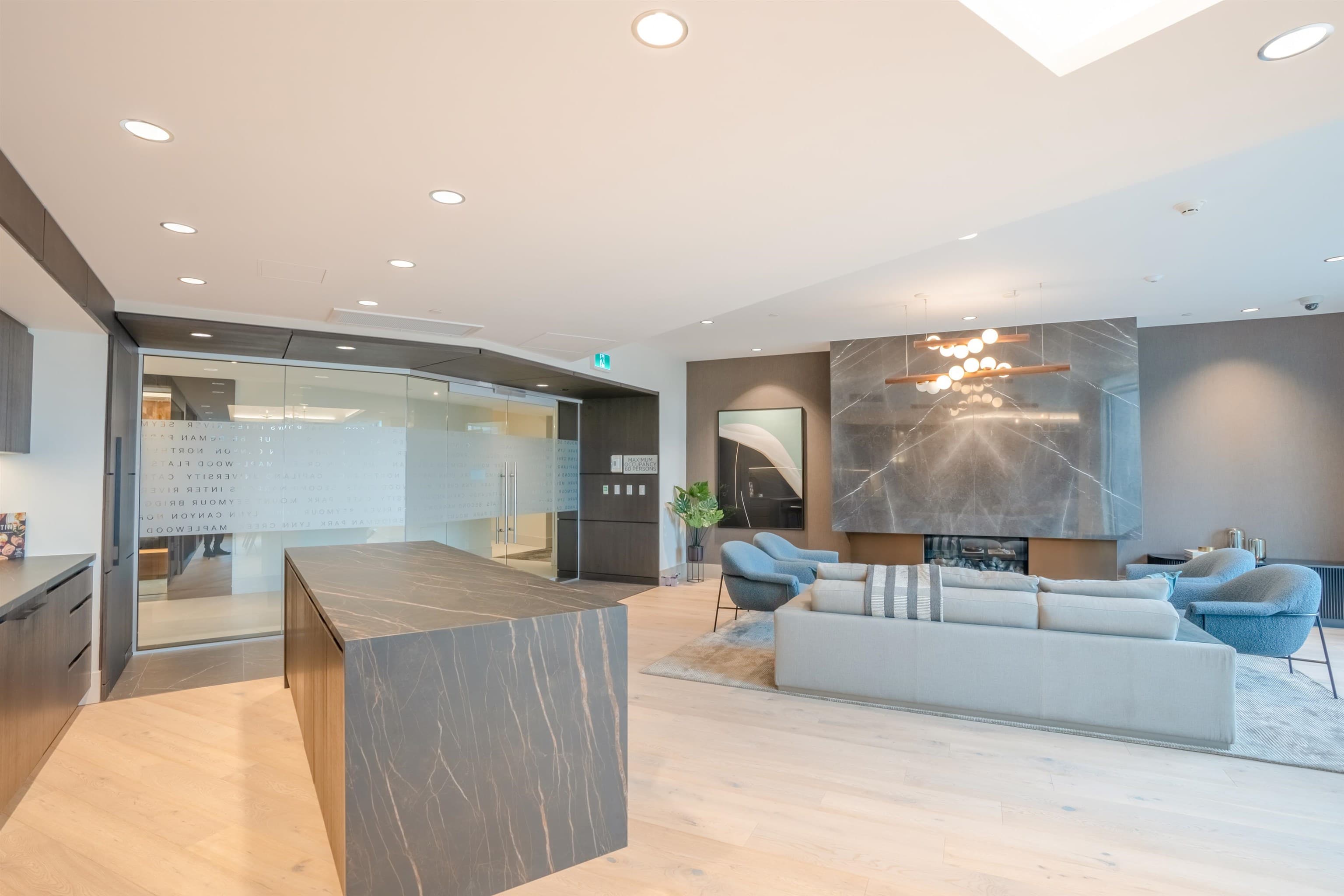 2201 - 1500 Fern Street, North Vancouver, V7J 0B6 — photo 2