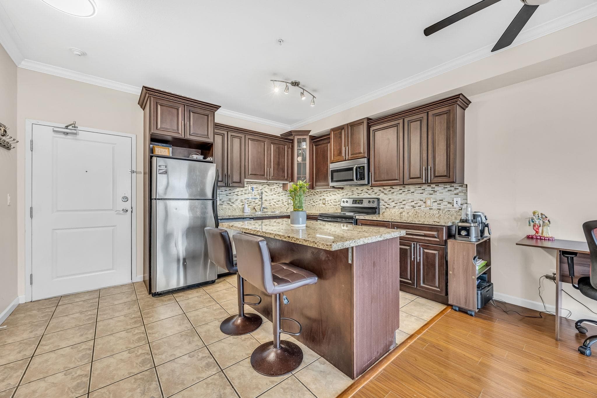 306 - 22363 Selkirk Avenue, Maple Ridge, V2X 2X6 — photo 4