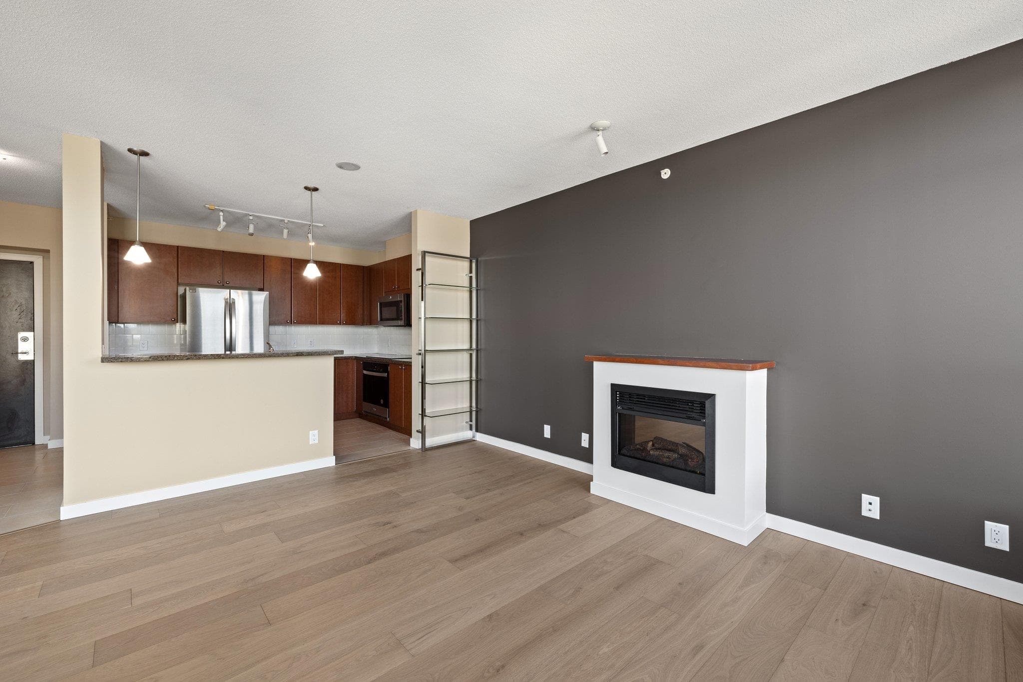 2203 - 15 E Royal Avenue, New Westminster, V3L 0A9 — photo 4