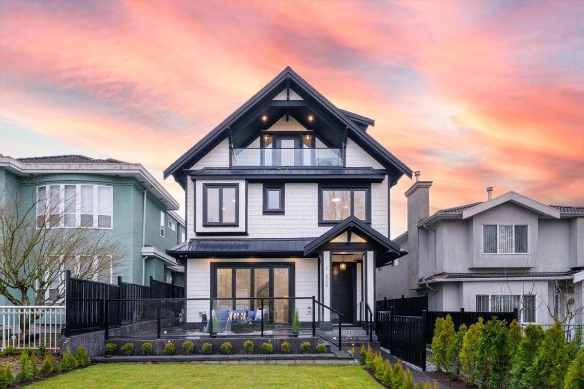 1 - 2750 E 5th Avenue, Vancouver
