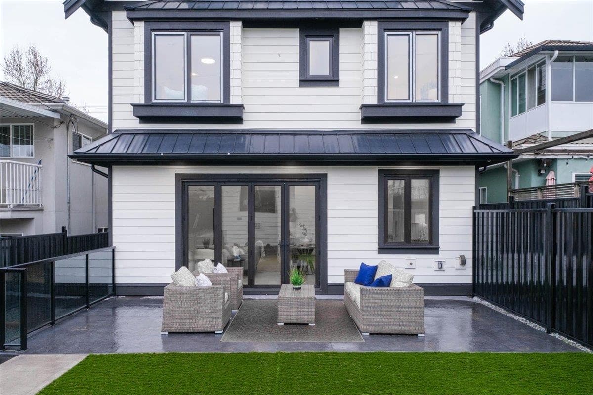 2 - 2750 E 5th Avenue, Vancouver, V5M 1N2 — photo 3