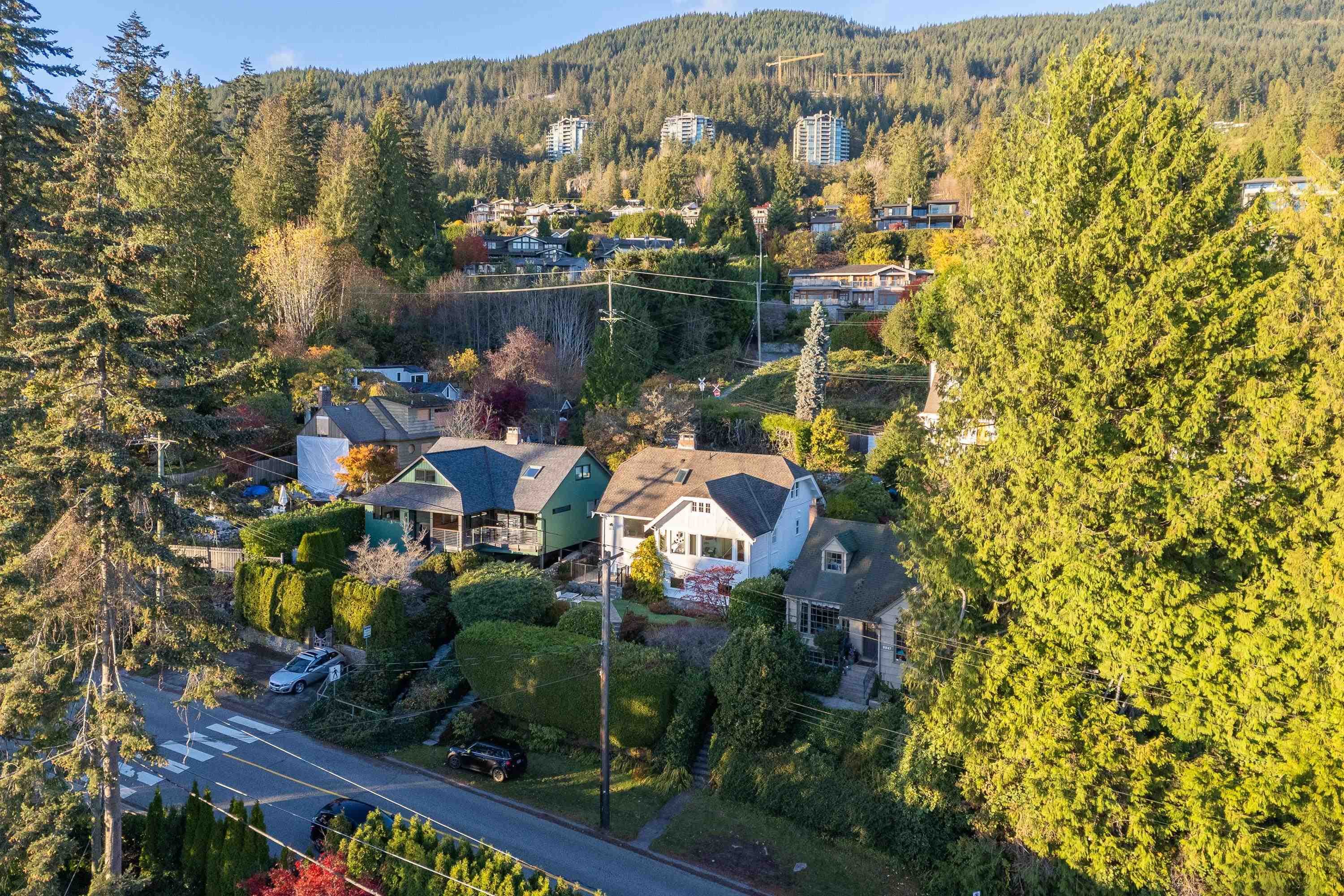 3260 Travers Avenue, West Vancouver, V7V 1G5 — photo 4