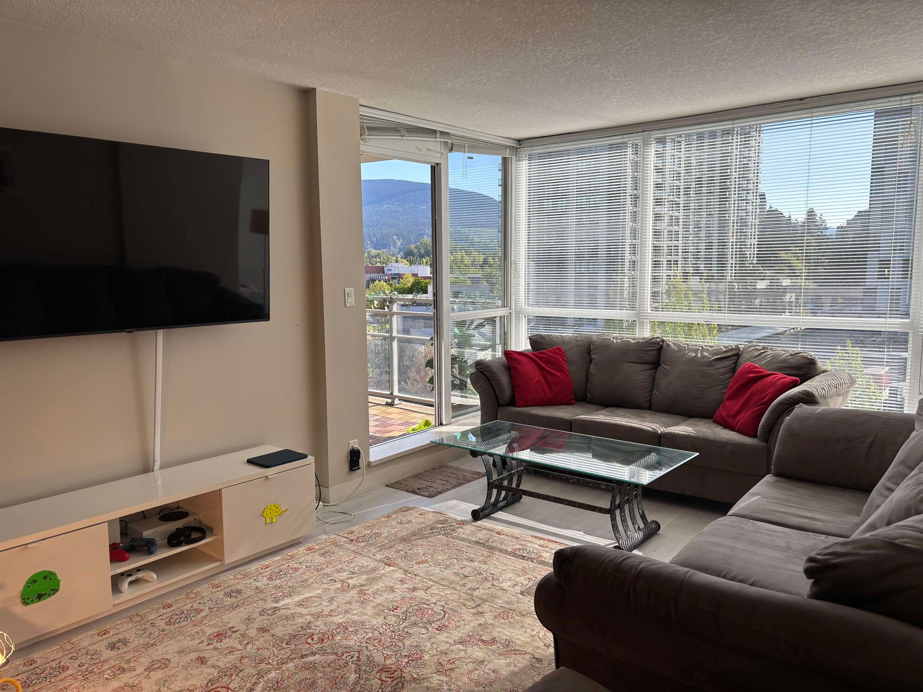 904 - 2978 Glen Drive, Coquitlam, V3B 0C3 — photo 2