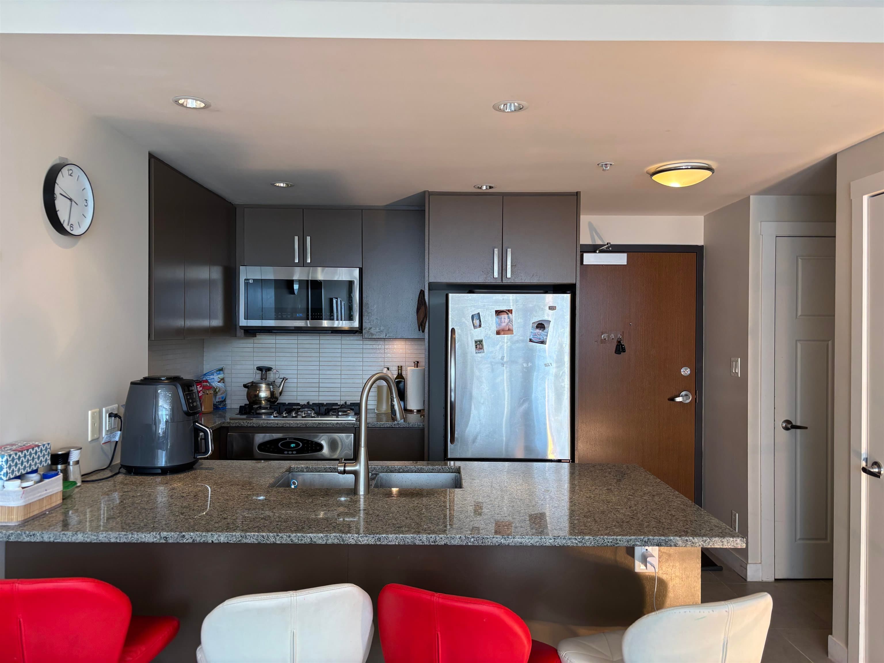 904 - 2978 Glen Drive, Coquitlam, V3B 0C3 — photo 3