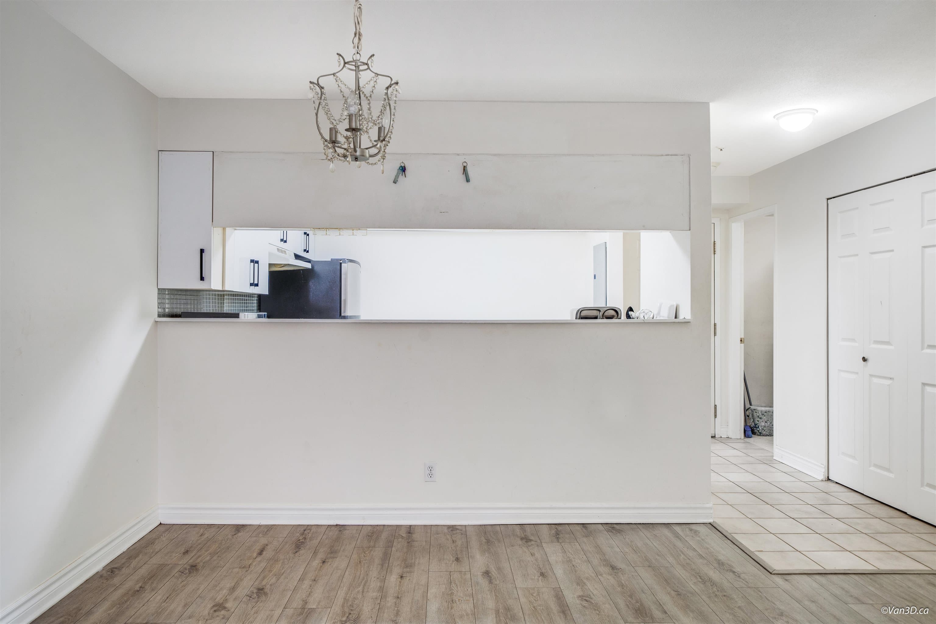 C302 - 9848 Whalley Boulevard, Surrey, V3T 5S8 — photo 2